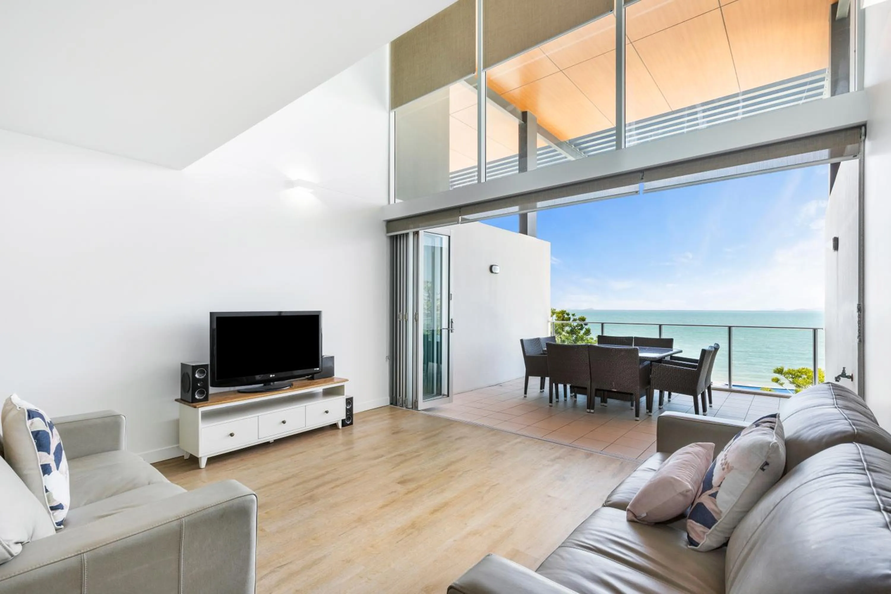 TV and multimedia in Echelon Apartments Yeppoon