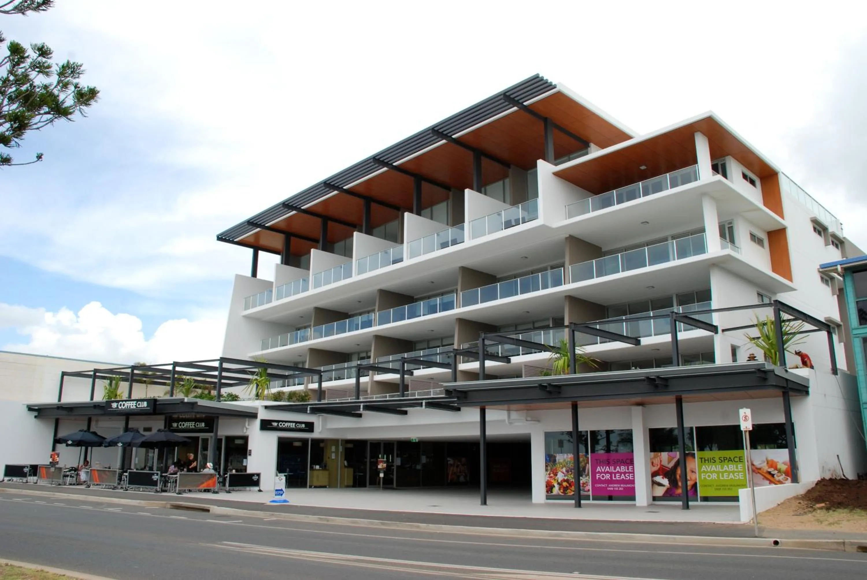 Facade/entrance in Echelon Apartments Yeppoon