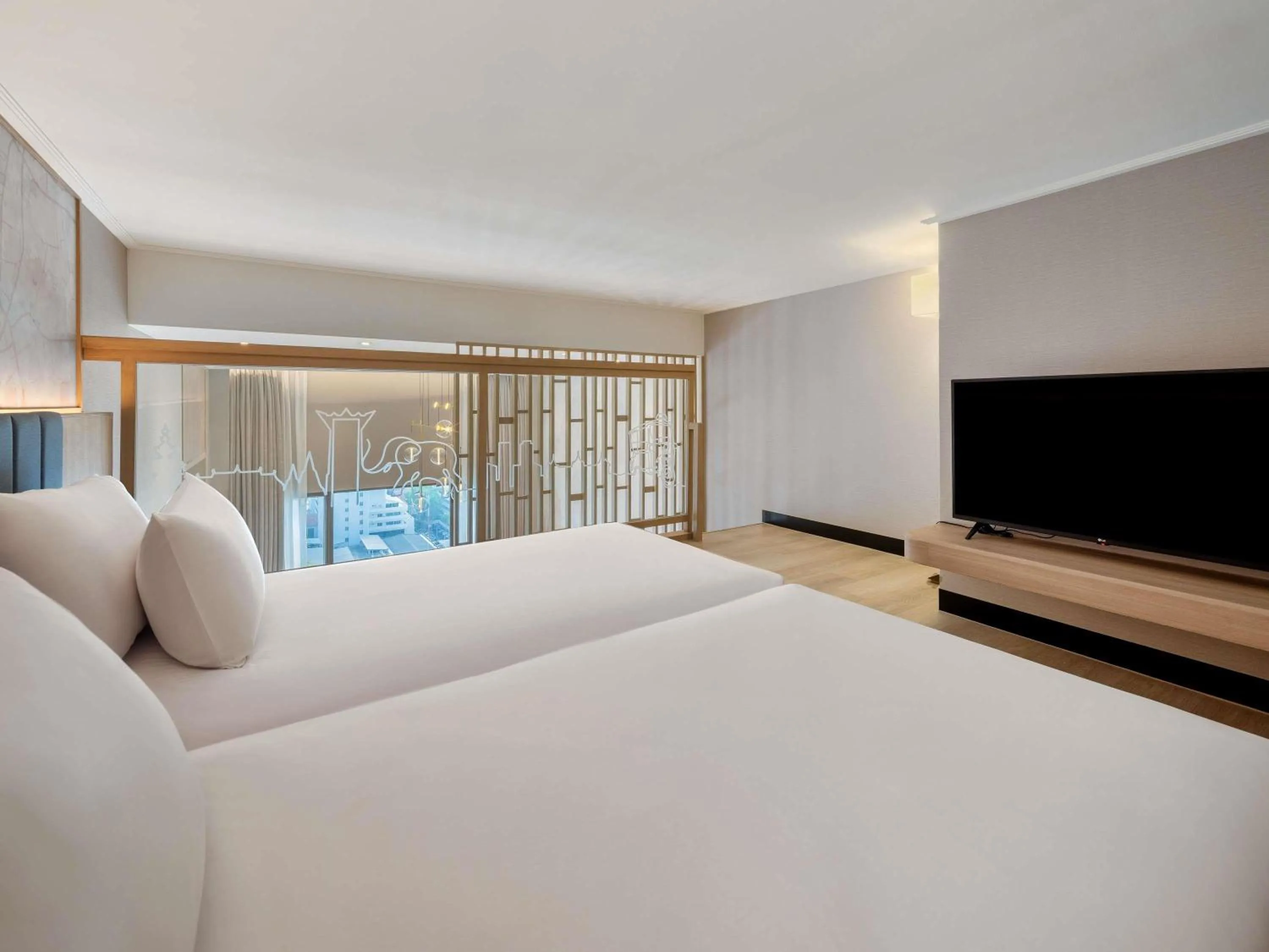 Bedroom, Bed in Novotel Bangkok on Siam Square