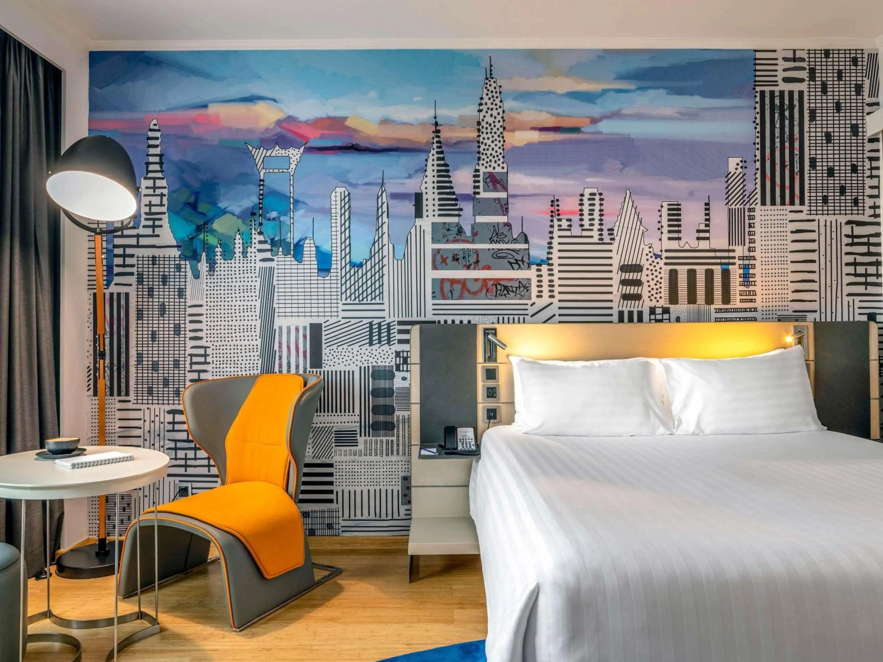 Bedroom, Bed in Novotel Bangkok on Siam Square