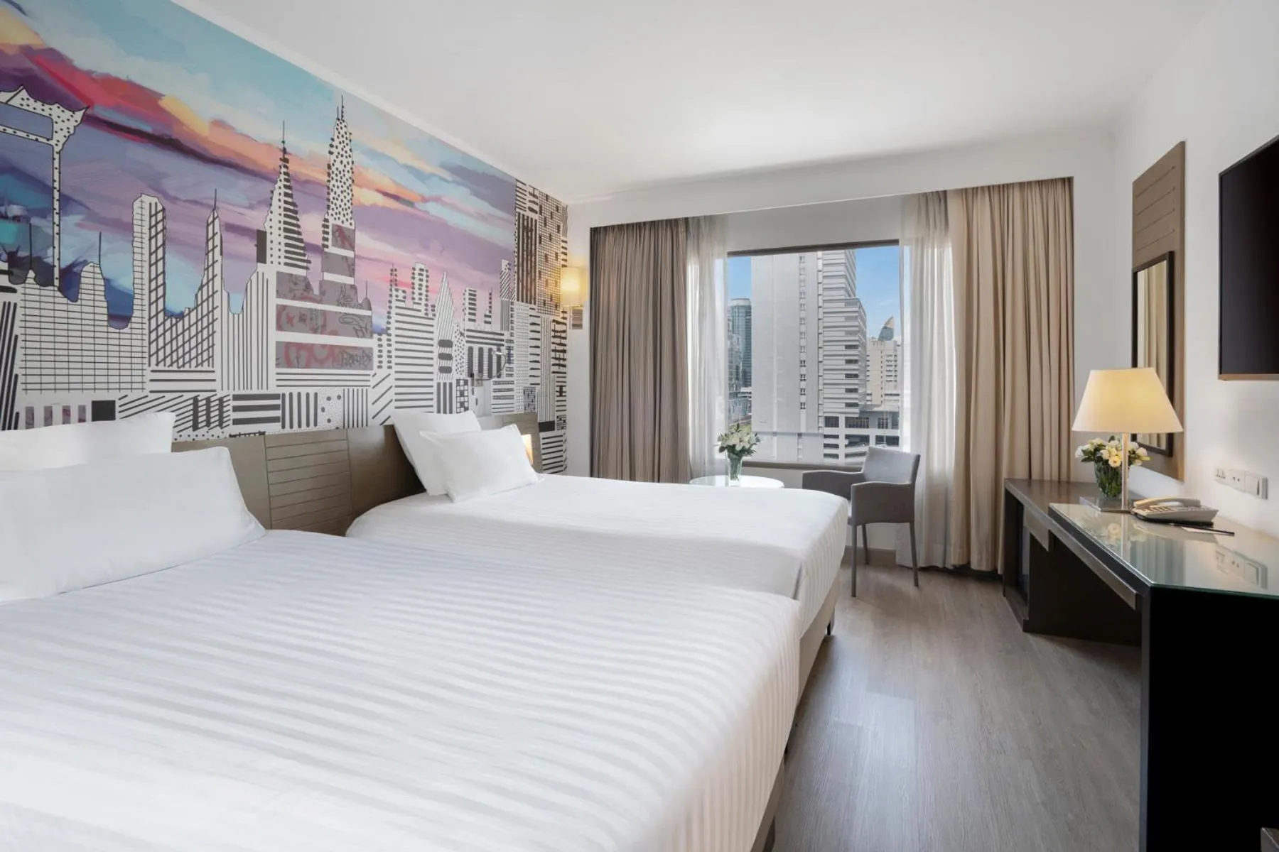 Bathroom, Bed in Novotel Bangkok on Siam Square