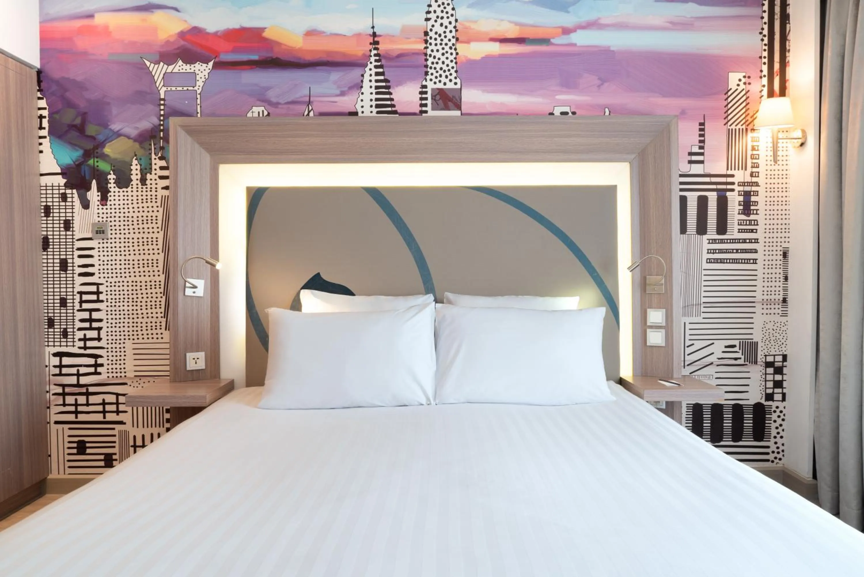 Bed in Novotel Bangkok on Siam Square