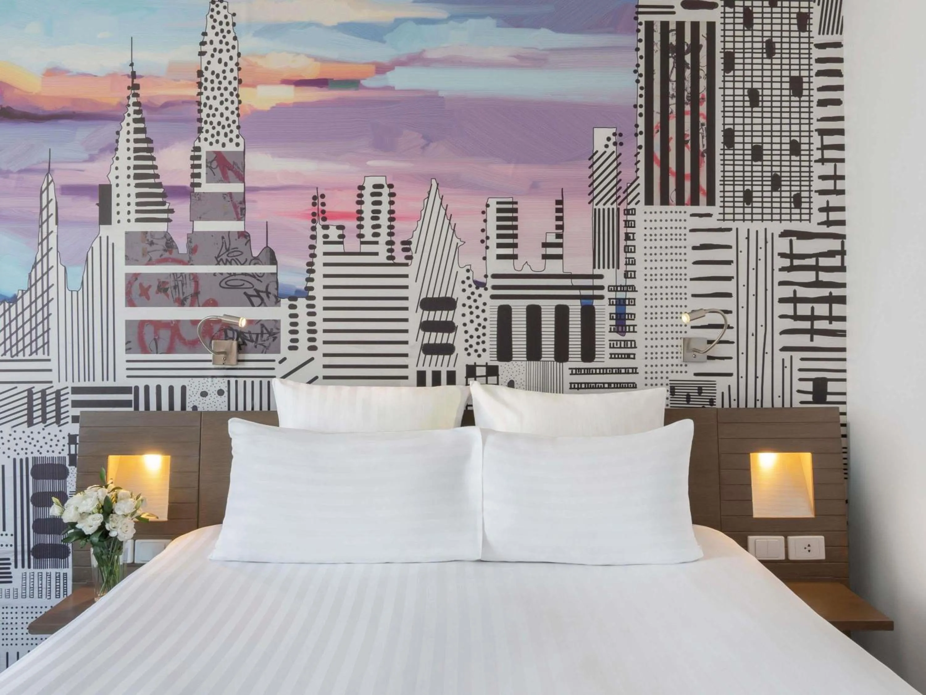 Bedroom, Bed in Novotel Bangkok on Siam Square