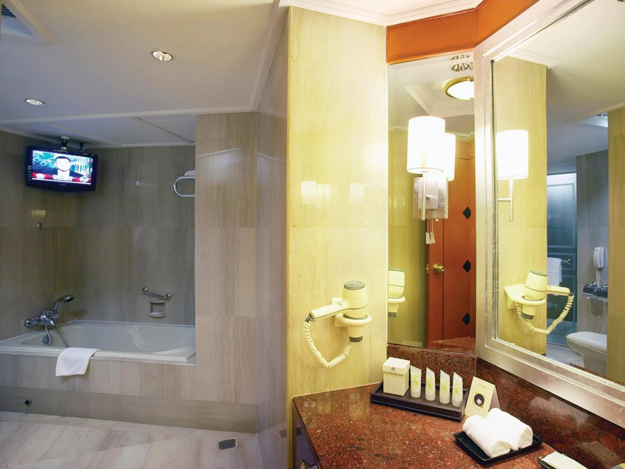 Bathroom in Pullman Khon Kaen Raja Orchid