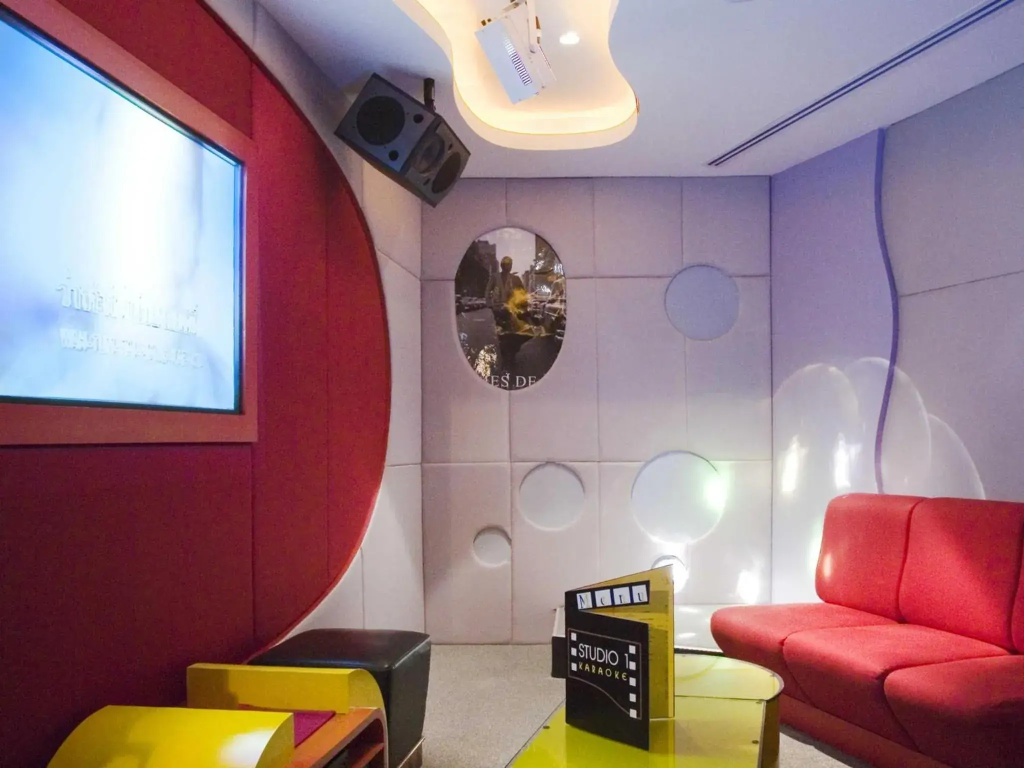 Lounge or bar in Pullman Khon Kaen Raja Orchid Lounge or bar in Pullman Khon Kaen Raja Orchid