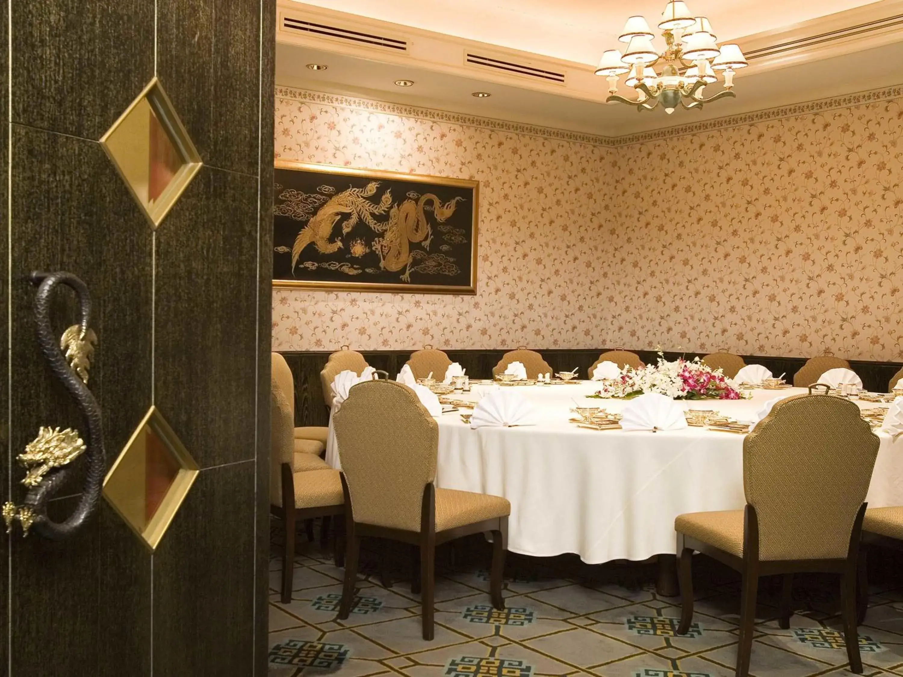 Restaurant/places to eat in Pullman Khon Kaen Raja Orchid Restaurant/places to eat in Pullman Khon Kaen Raja Orchid