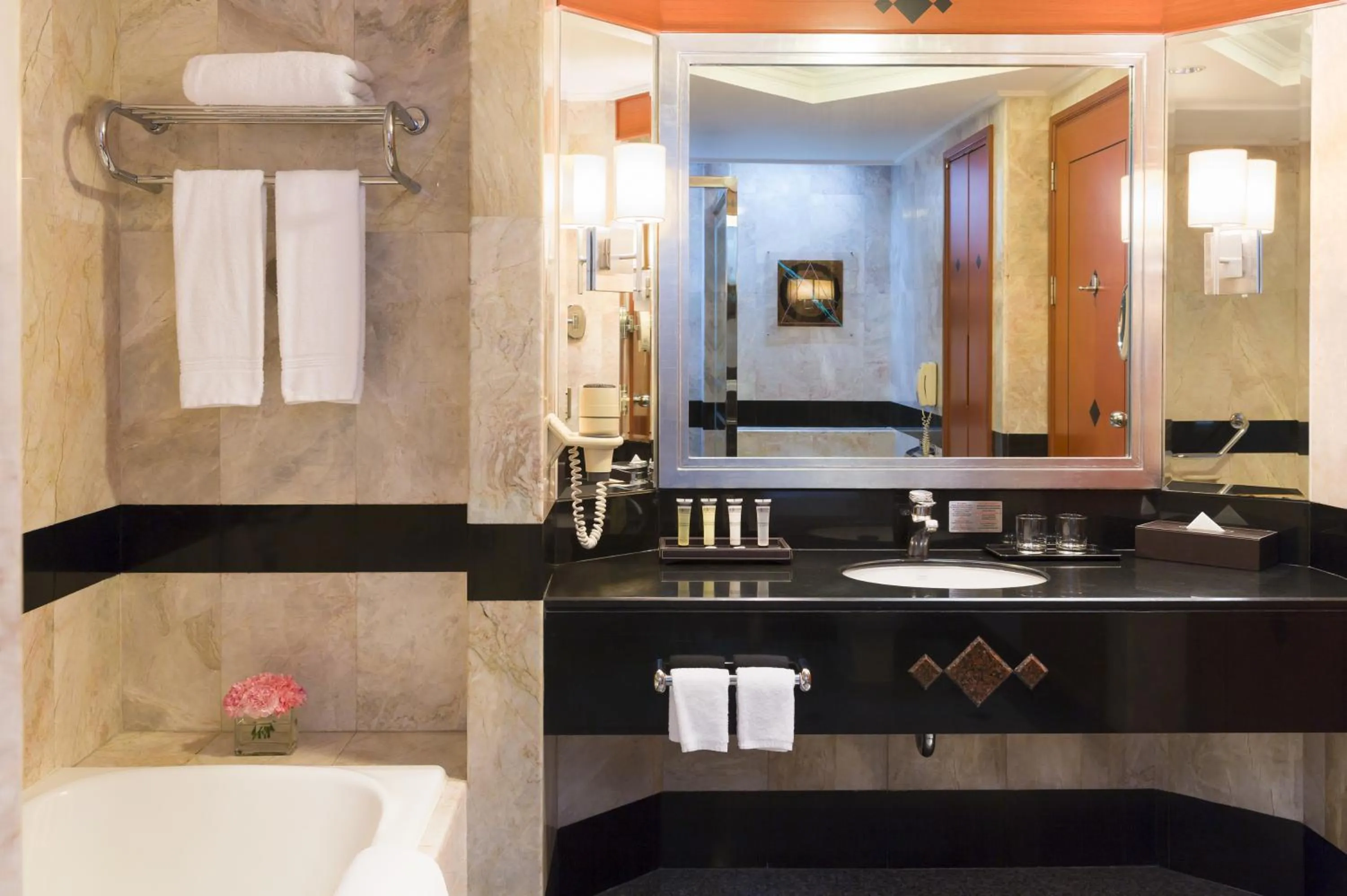 Toilet in Pullman Khon Kaen Raja Orchid