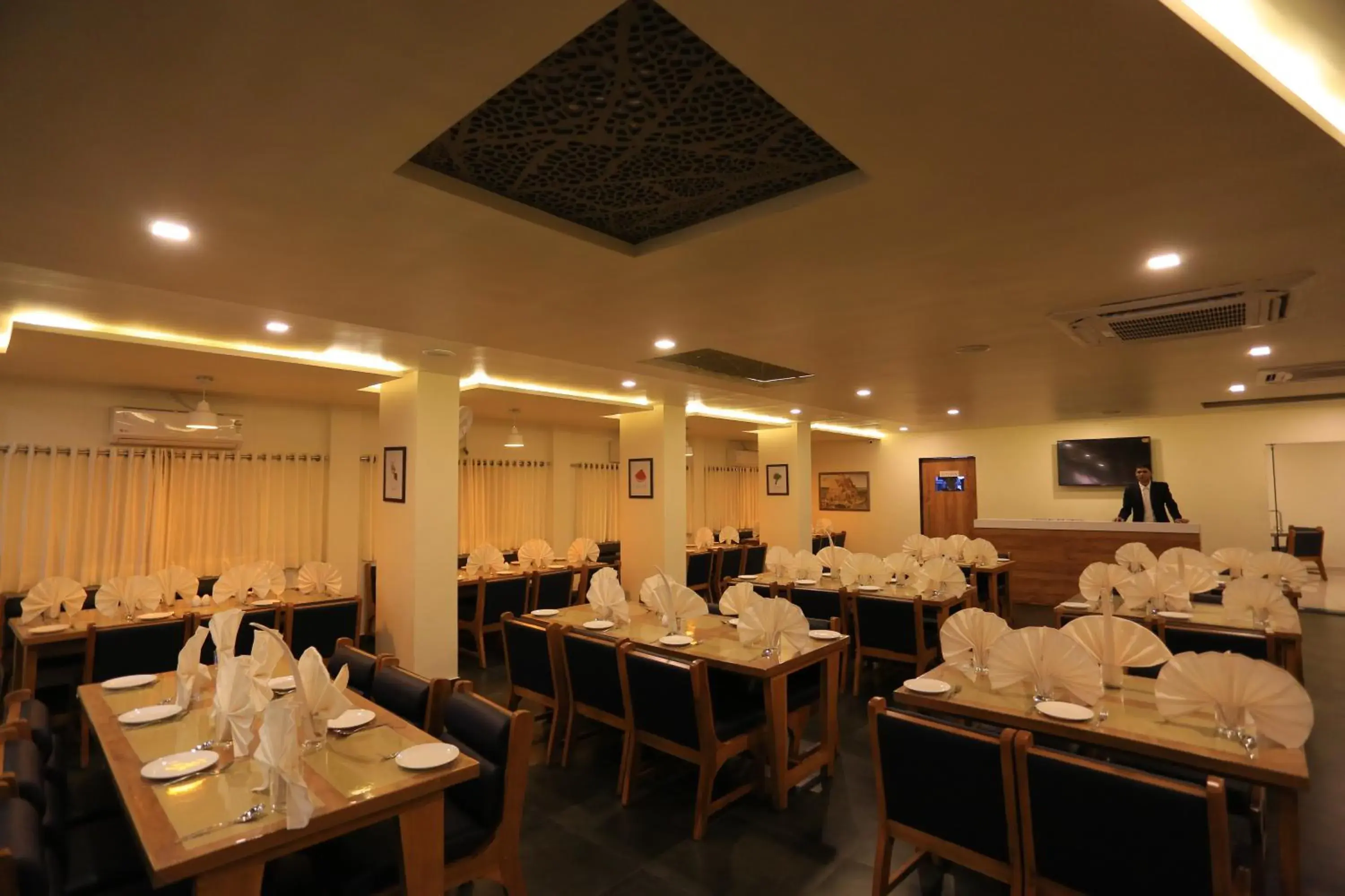 Restaurant/places to eat in The Grand Raveta Restaurant/places to eat in The Grand Raveta