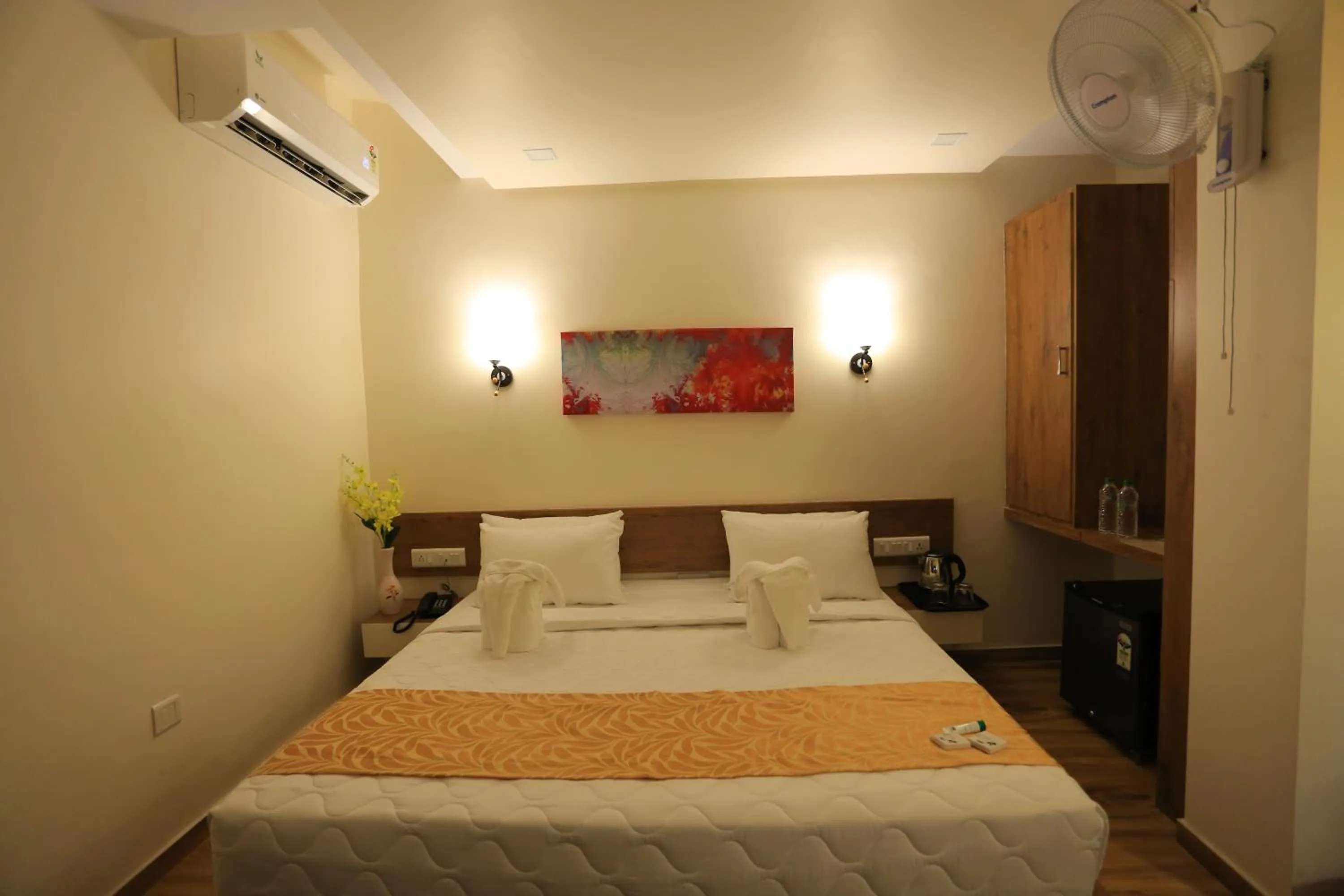 Photo of the whole room in The Grand Raveta