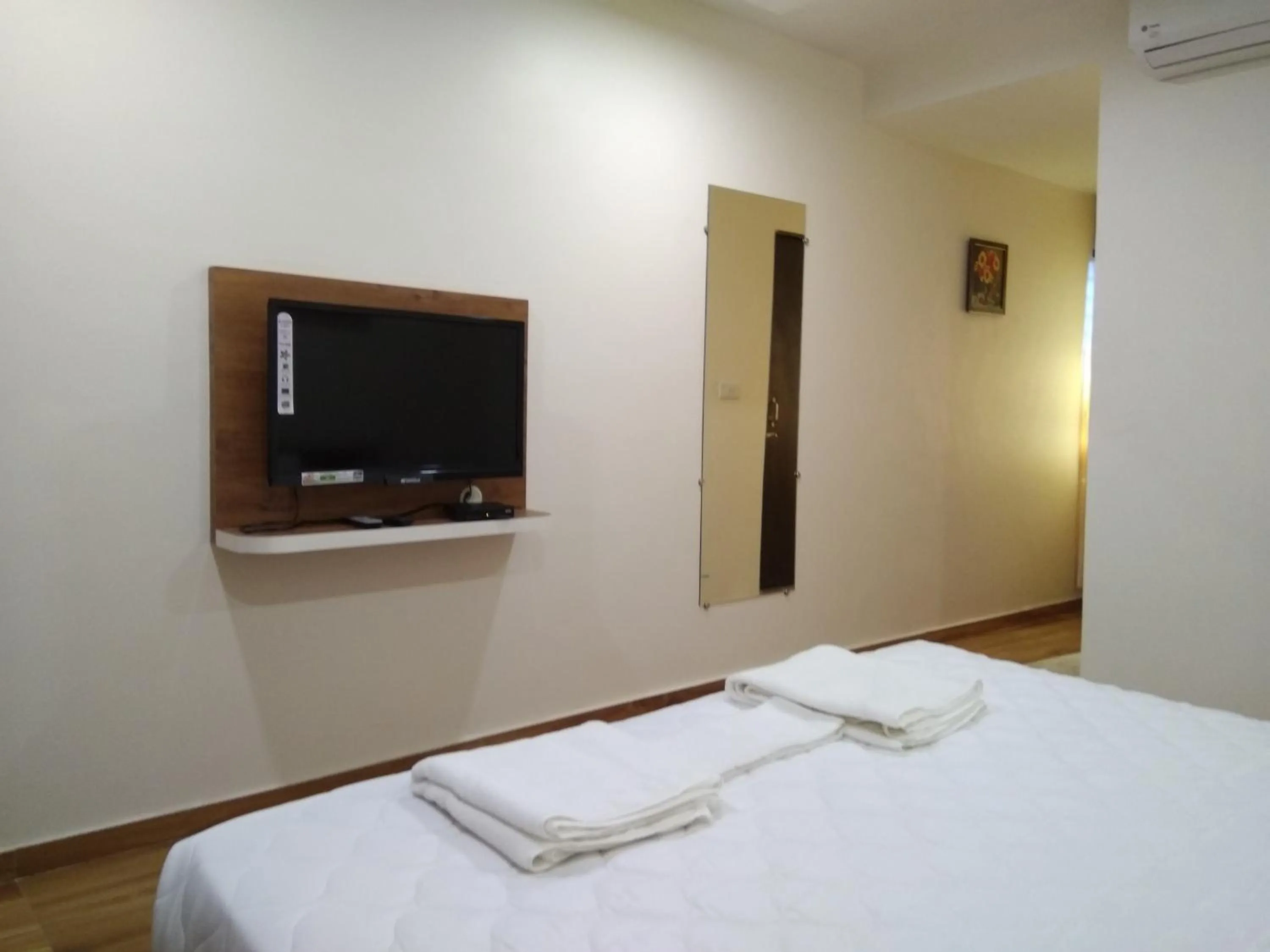 TV and multimedia in The Grand Raveta