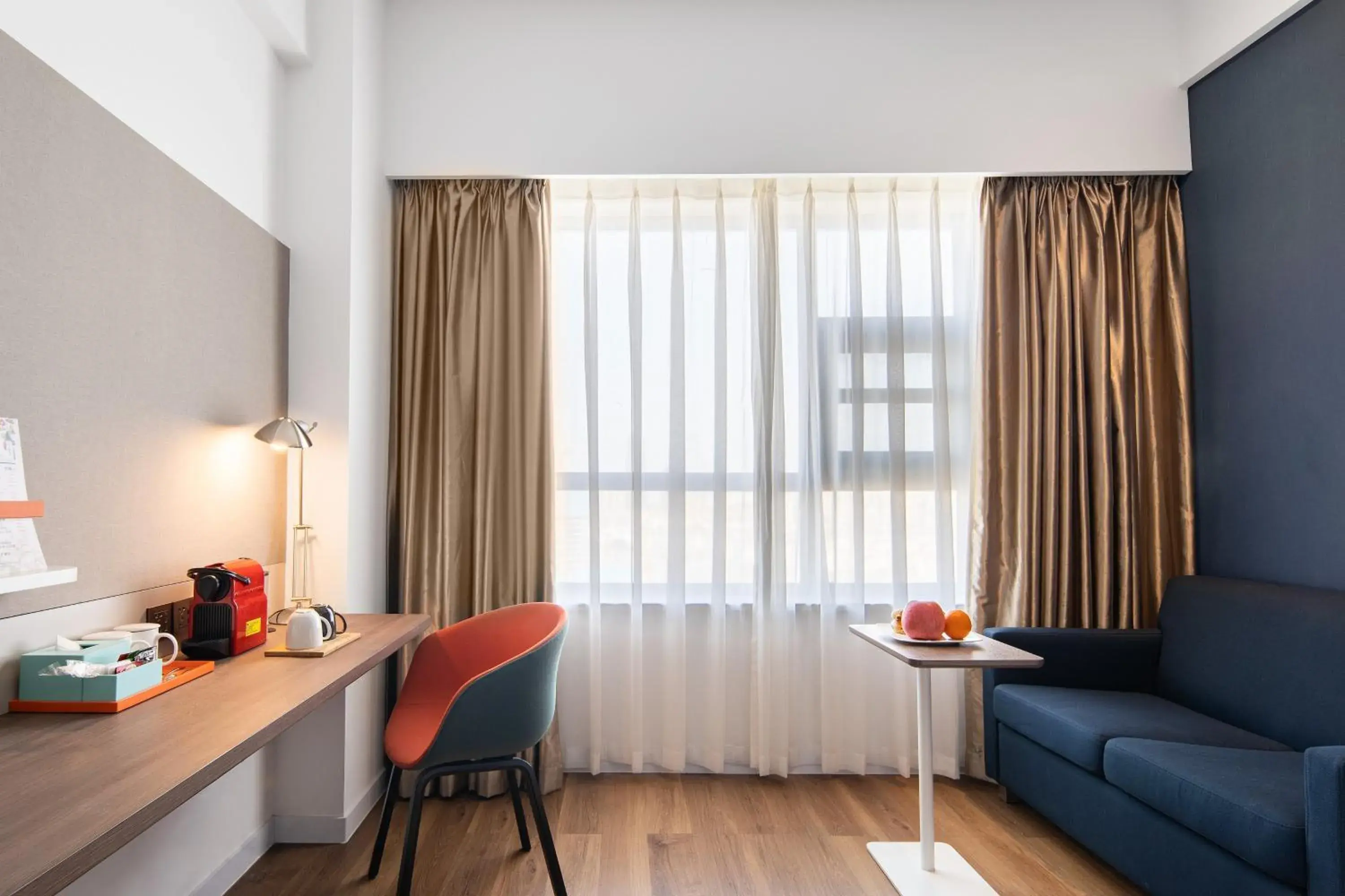 Standard King Room in Holiday Inn Express Suzhou Changjiang by IHG Standard King Room in Holiday Inn Express Suzhou Changjiang by IHG