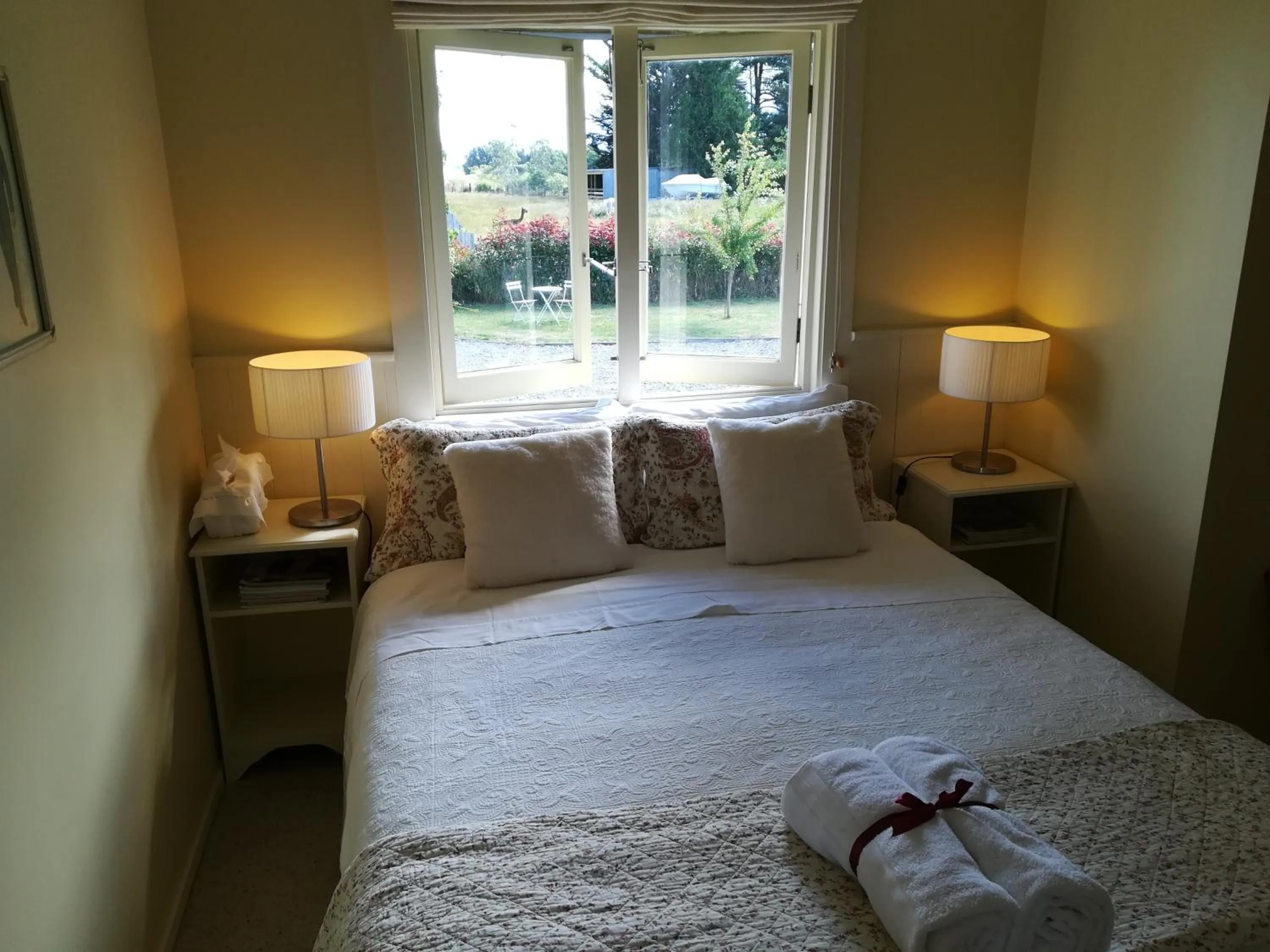 Bed in B&B Blossom Cottage