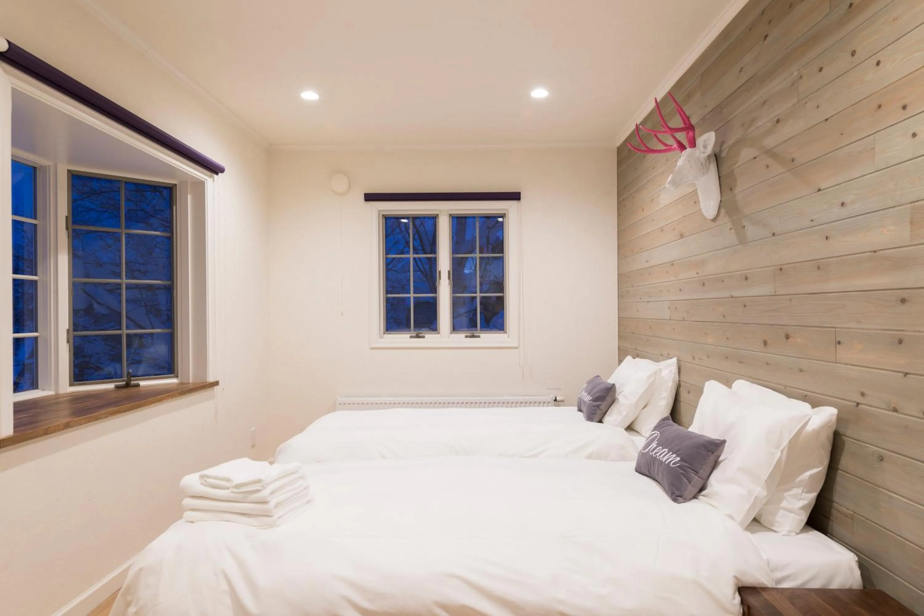 Bedroom, Bed in Yukine