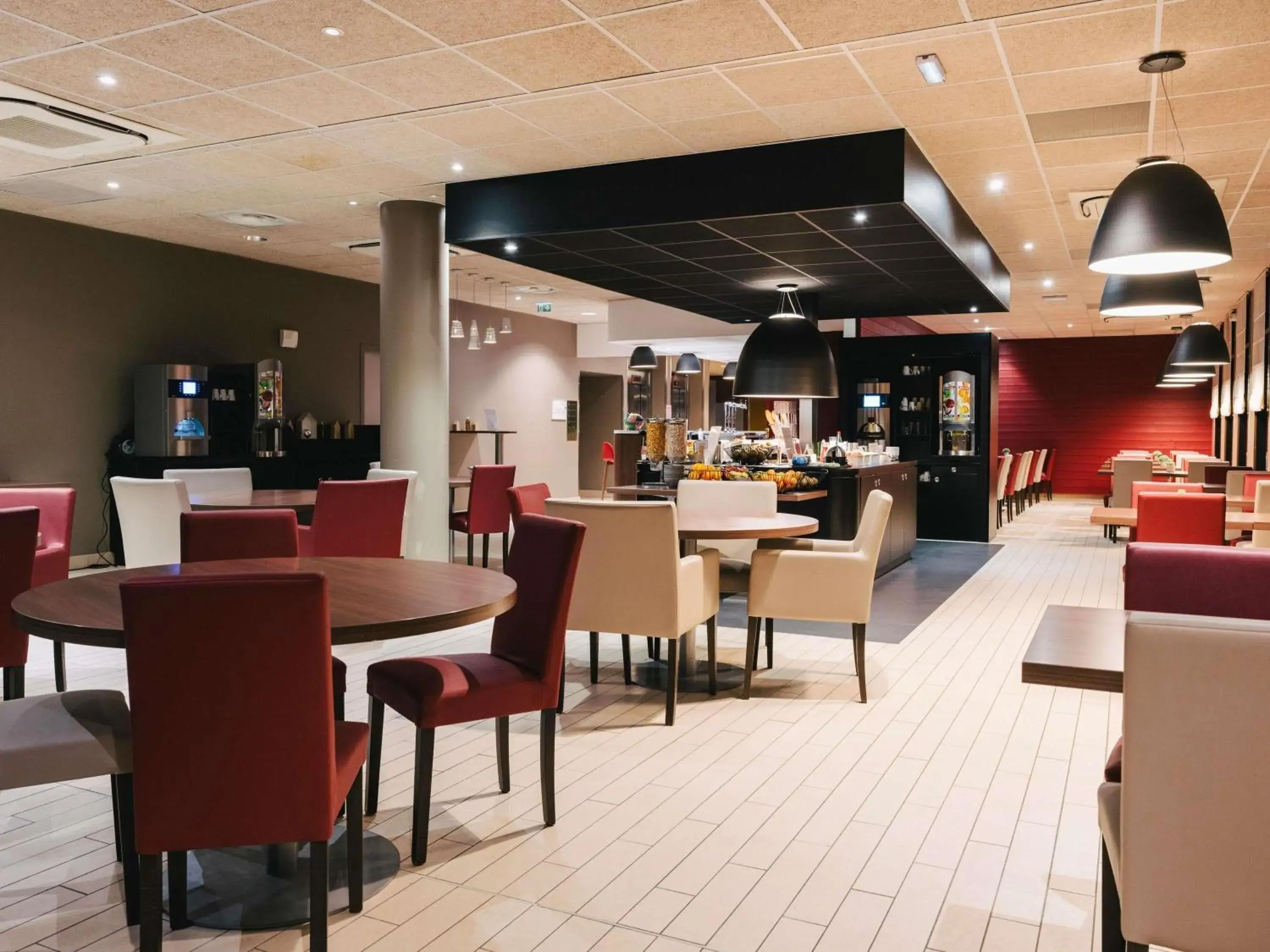 Restaurant/places to eat in Ibis Rouen Centre Rive Gauche Mermoz Restaurant/places to eat in Ibis Rouen Centre Rive Gauche Mermoz