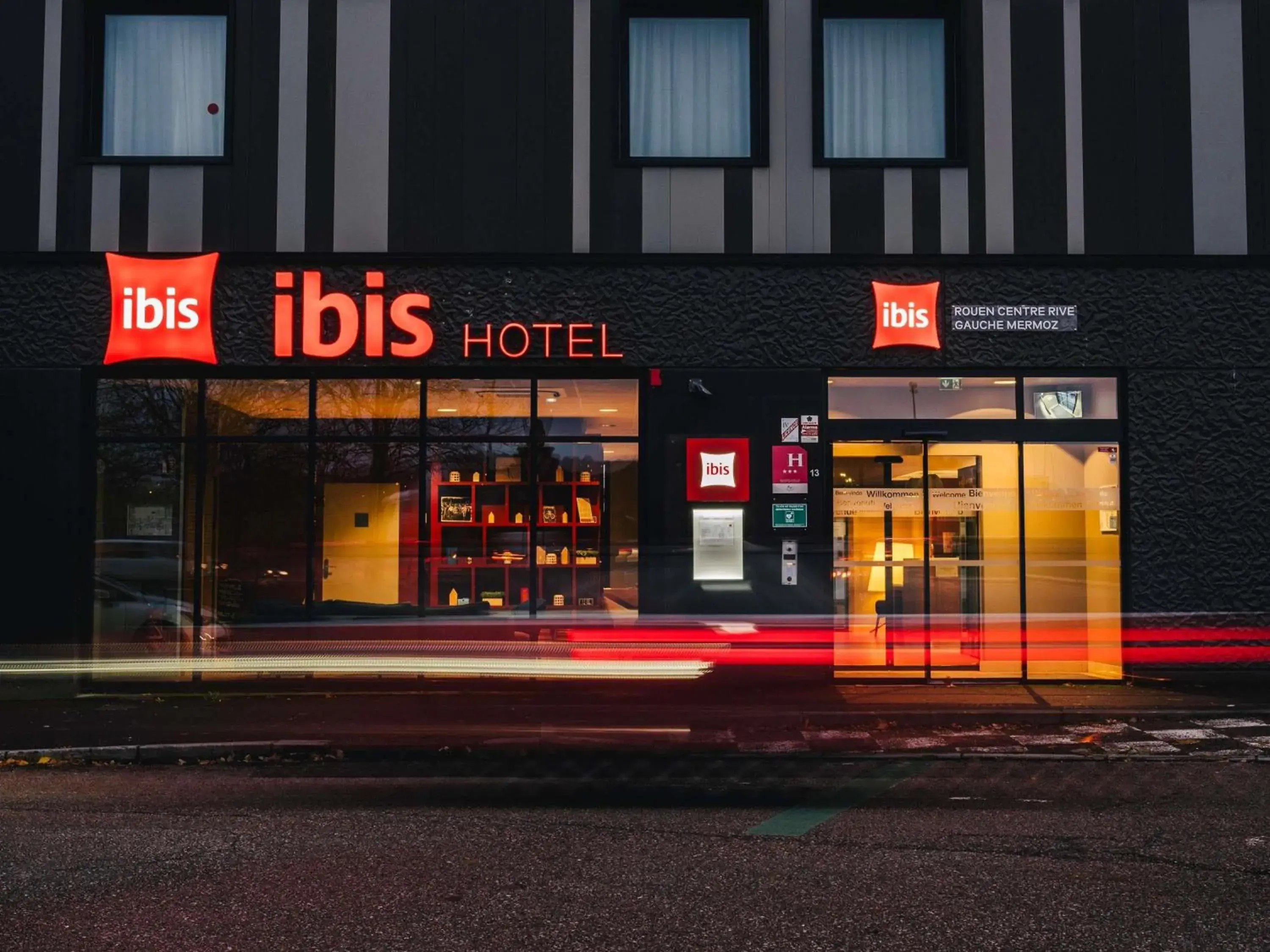 Property building in Ibis Rouen Centre Rive Gauche Mermoz Property building in Ibis Rouen Centre Rive Gauche Mermoz