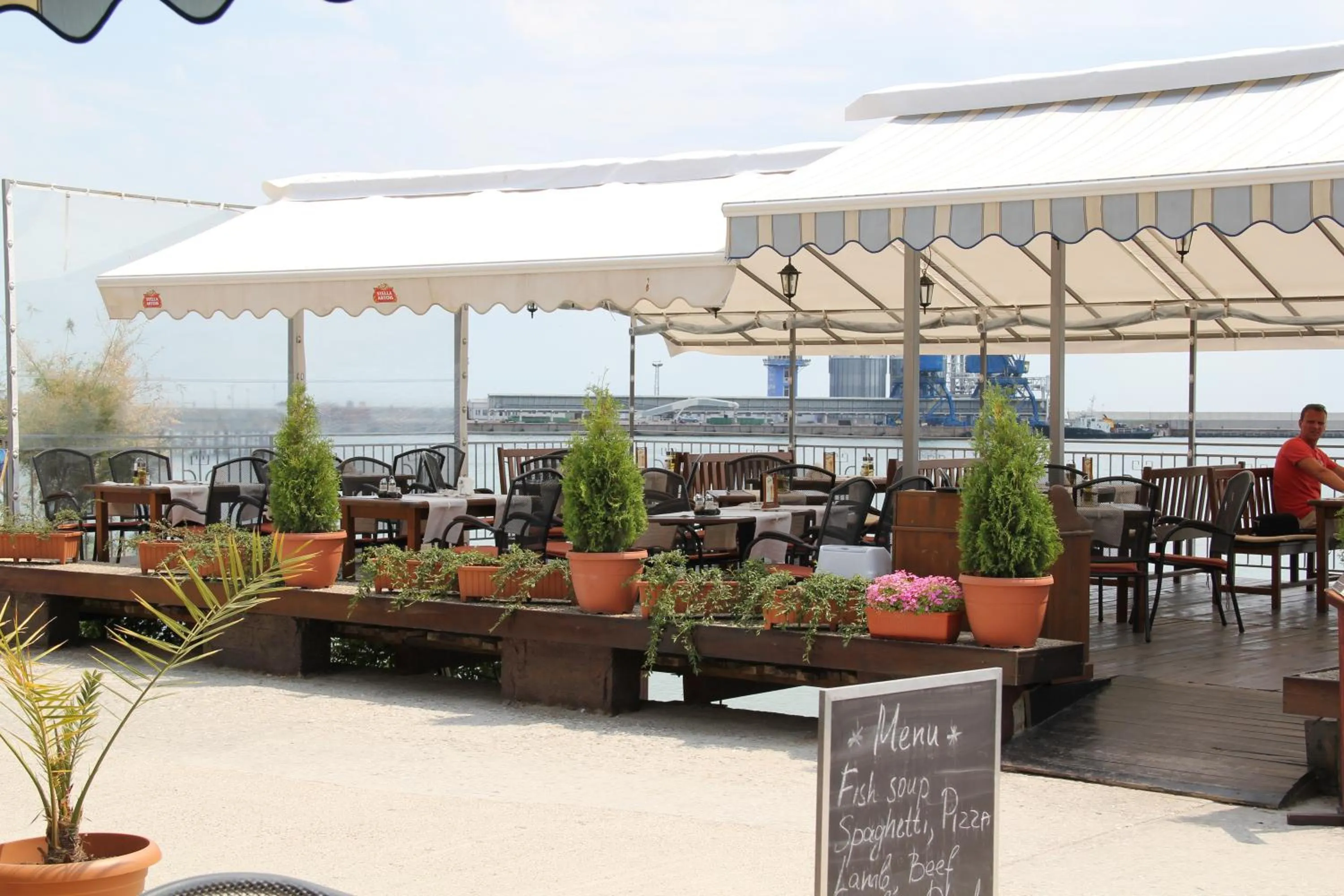 Area and facilities in Selena Hotel