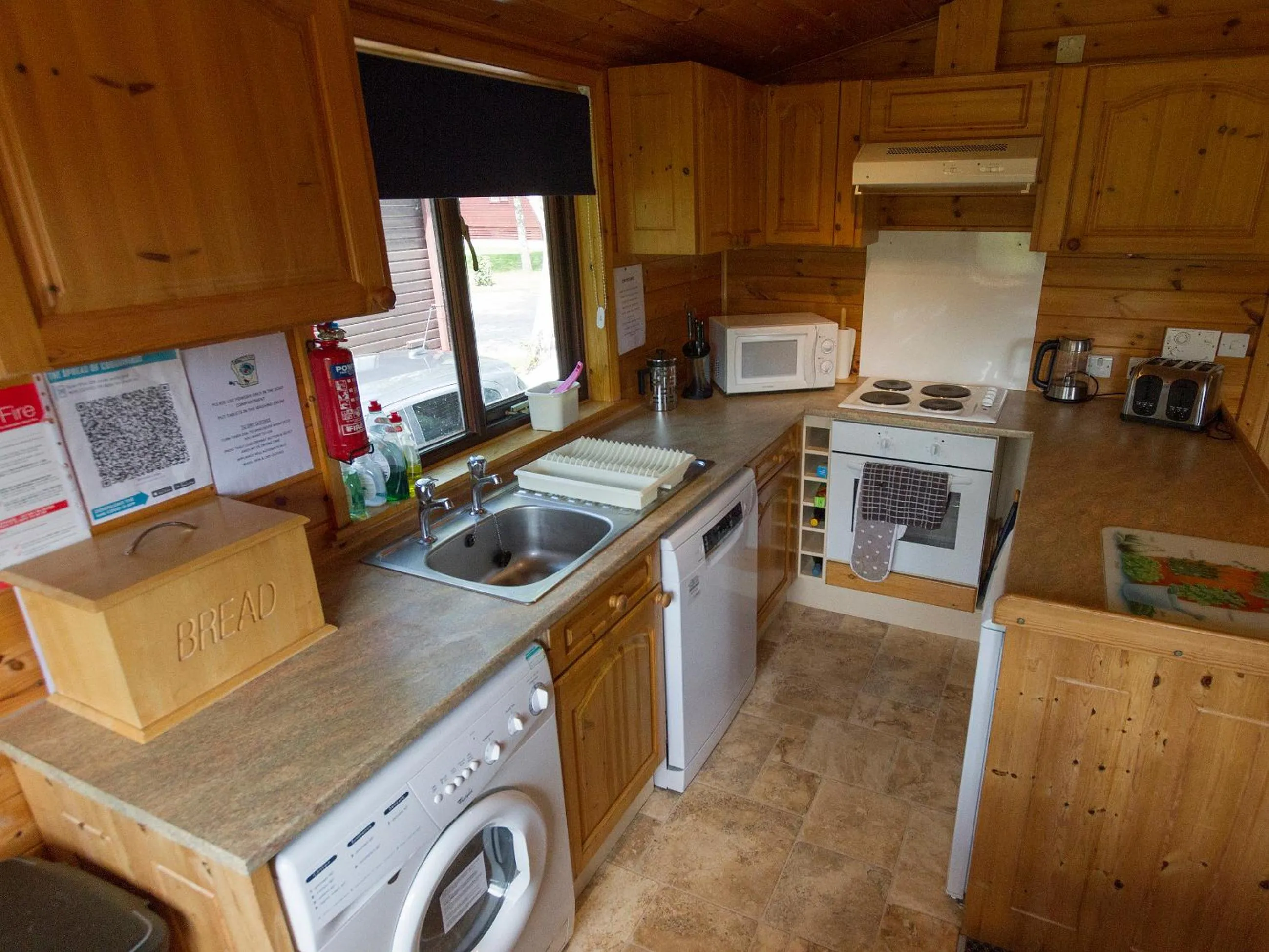 Kitchen or kitchenette in Whiteside Lodge At Burnside Park