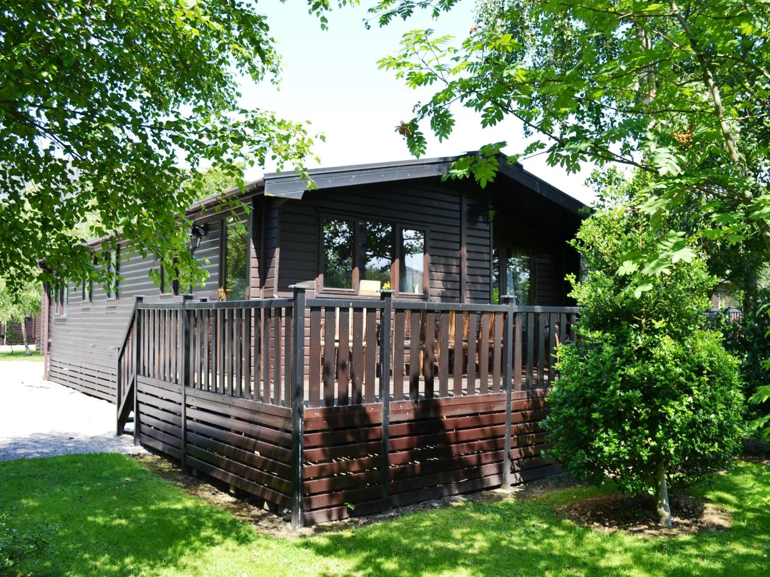 Property building in Whiteside Lodge At Burnside Park