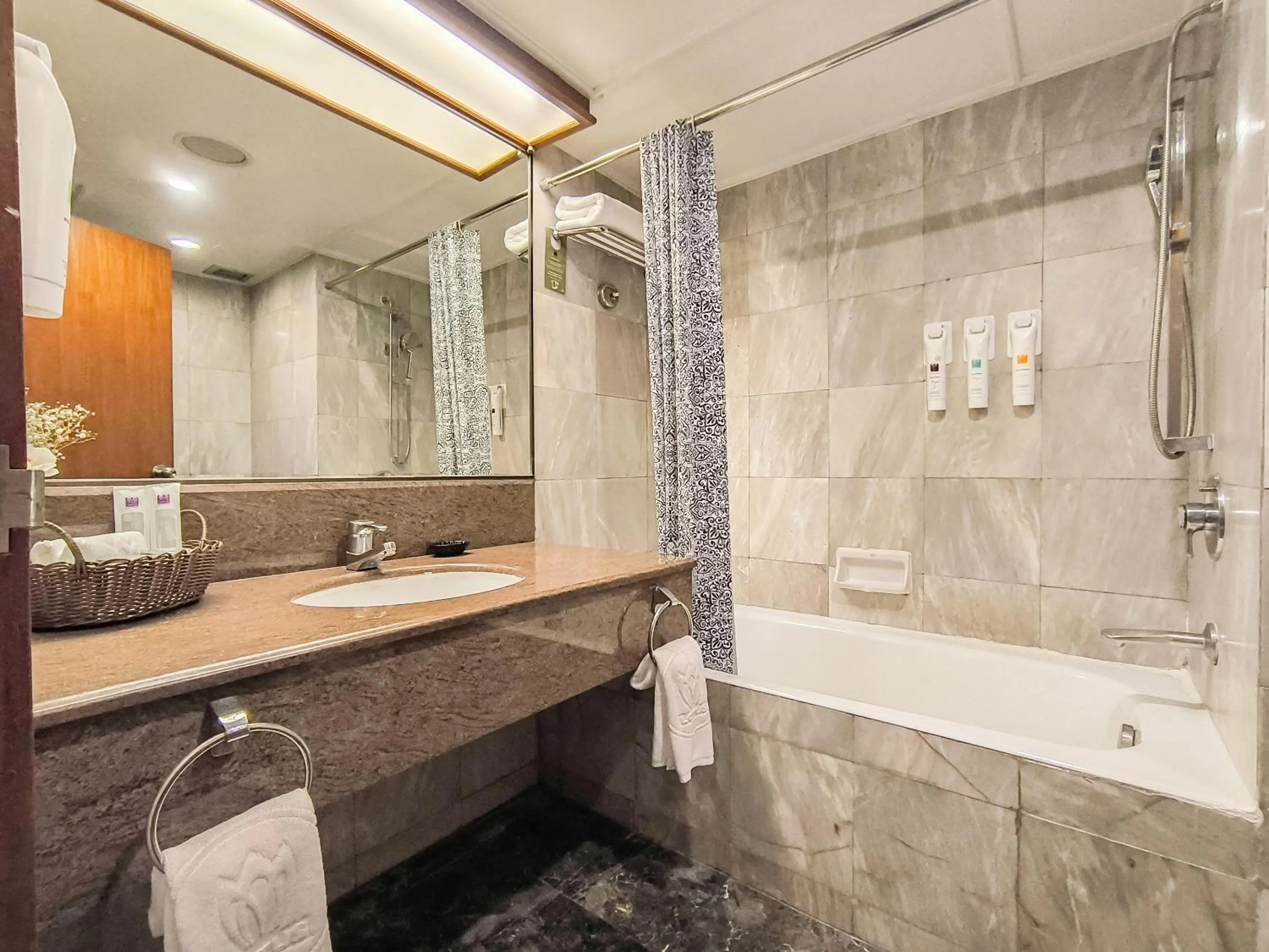 Bathroom in Bangkok Hotel Lotus Sukhumvit 33