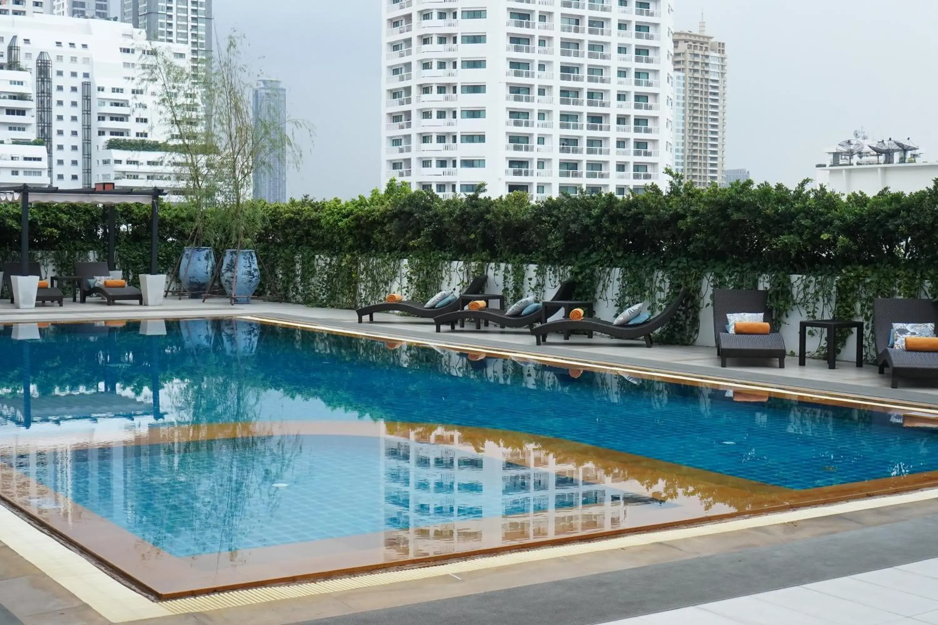 Swimming pool in Bangkok Hotel Lotus Sukhumvit 33 Swimming pool in Bangkok Hotel Lotus Sukhumvit 33