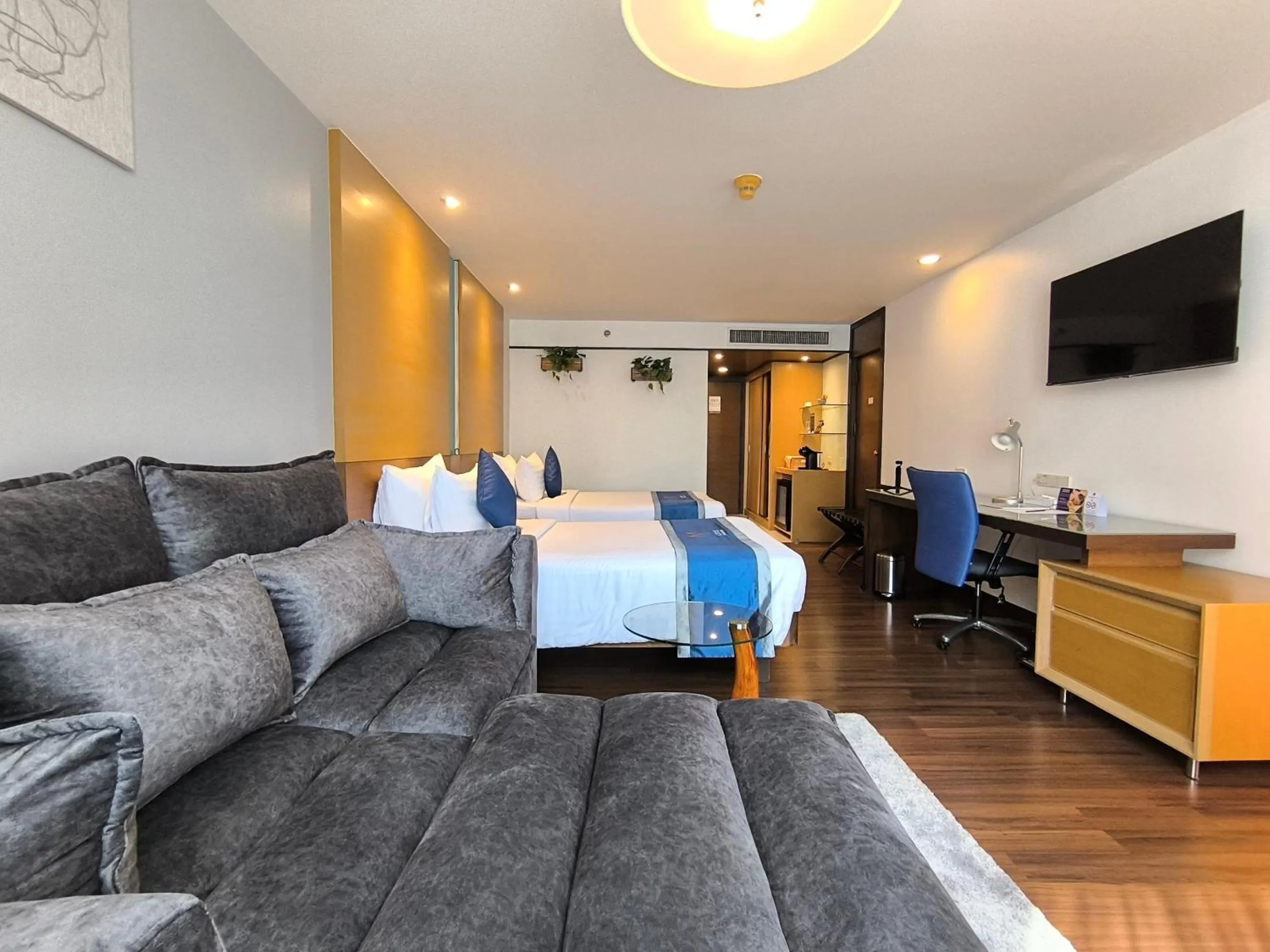 Bed in Bangkok Hotel Lotus Sukhumvit 33