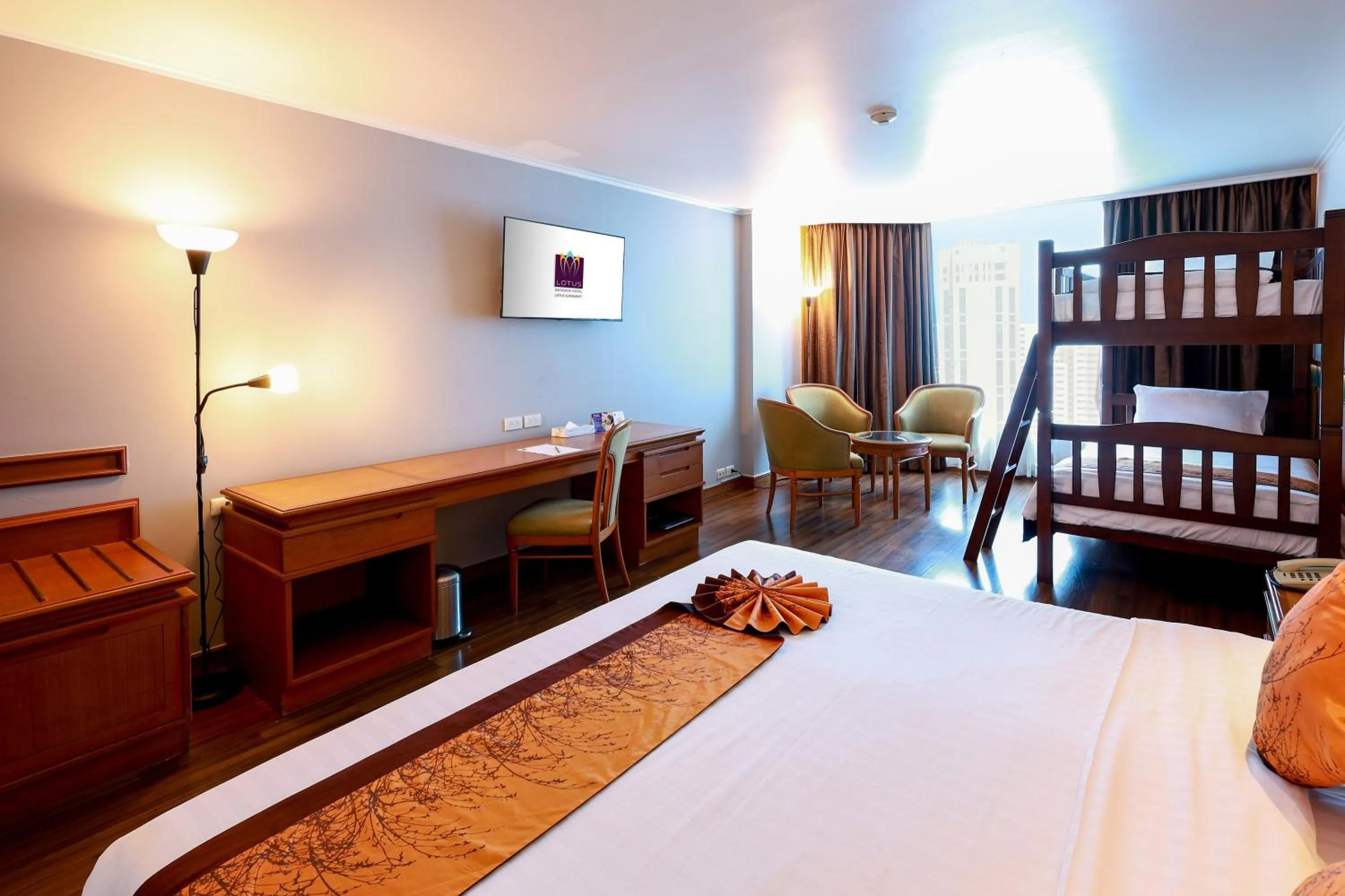 Bed in Bangkok Hotel Lotus Sukhumvit 33