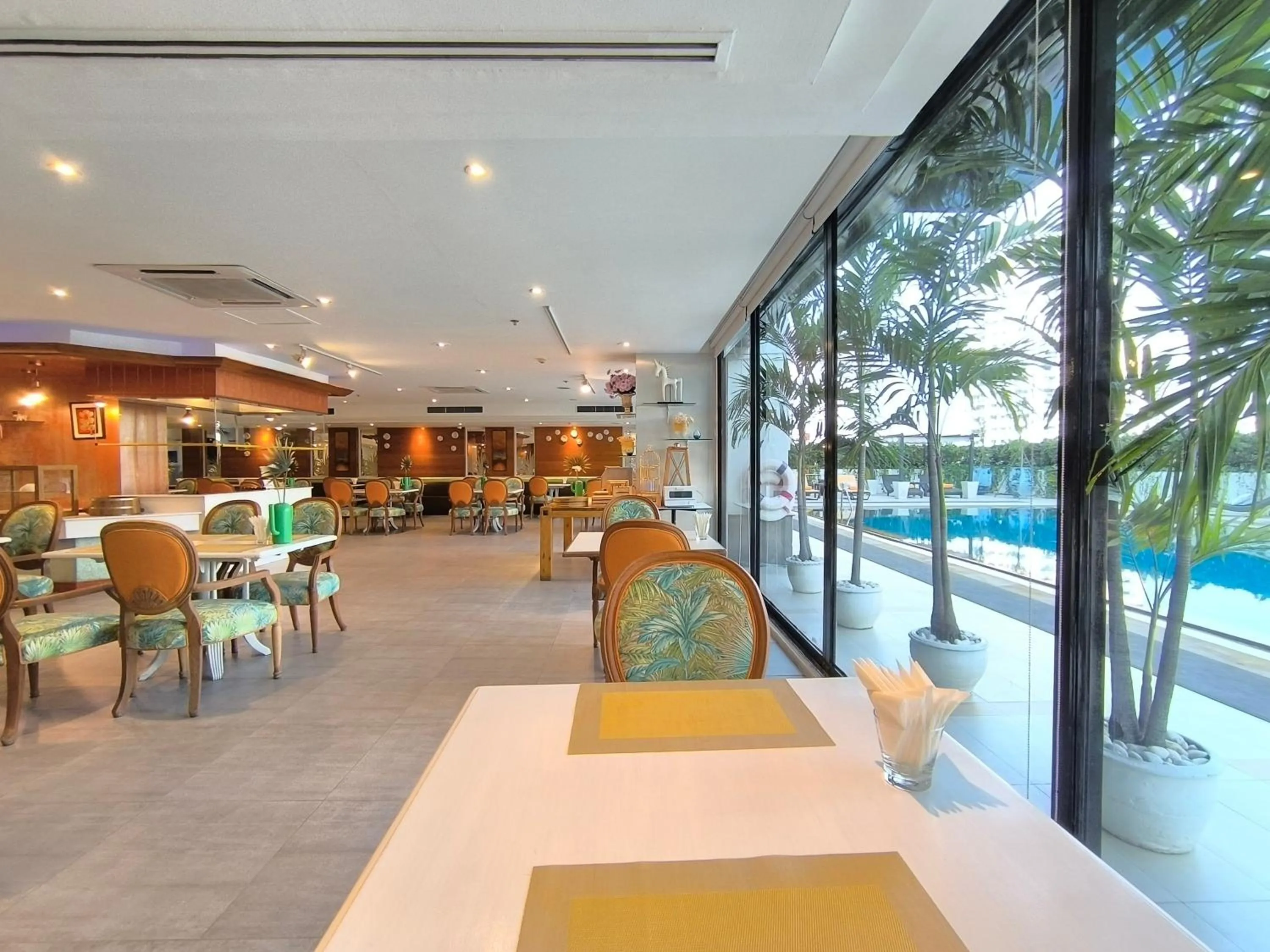 Restaurant/places to eat in Bangkok Hotel Lotus Sukhumvit 33