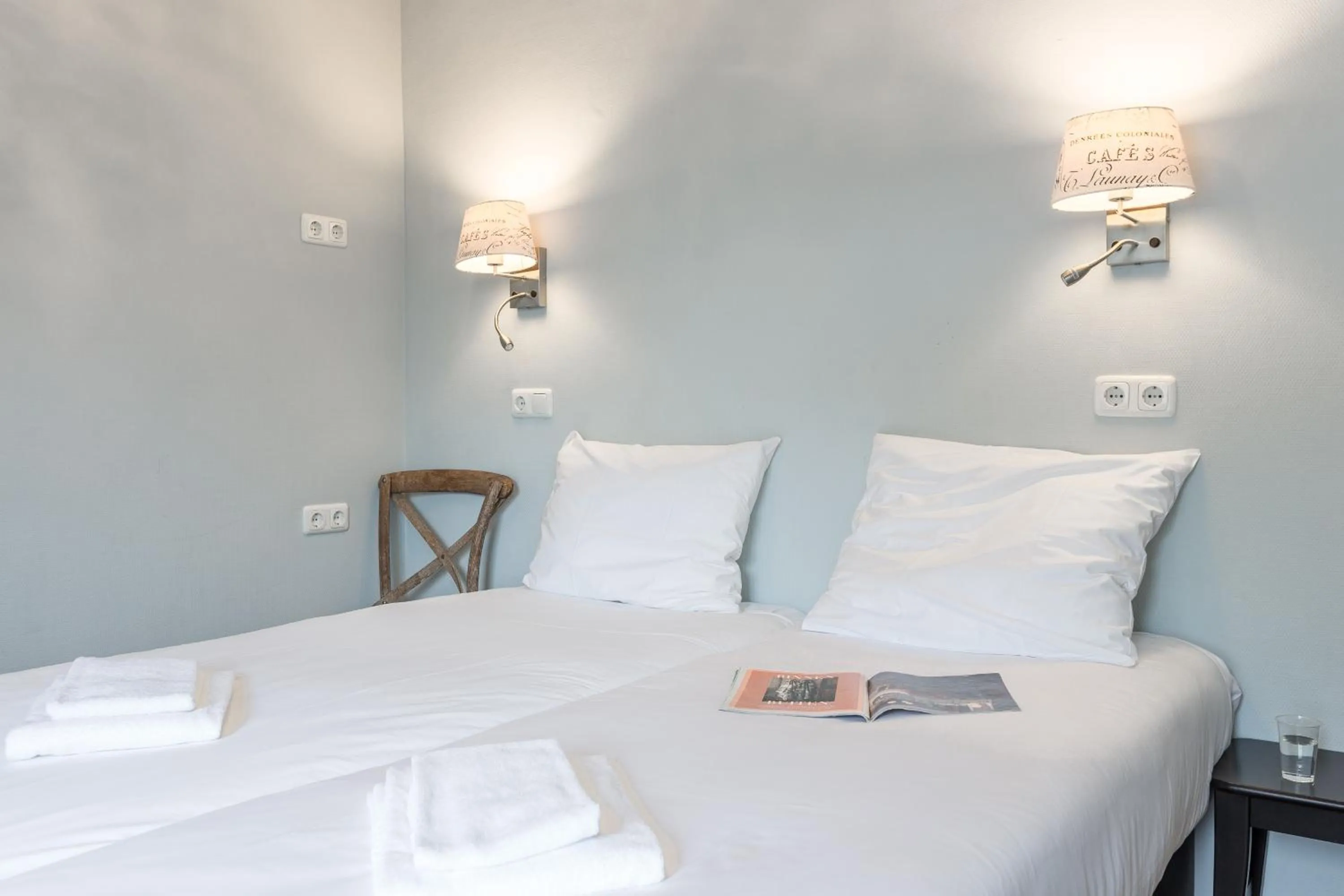Budget Twin Room in Hotel Giethoorn