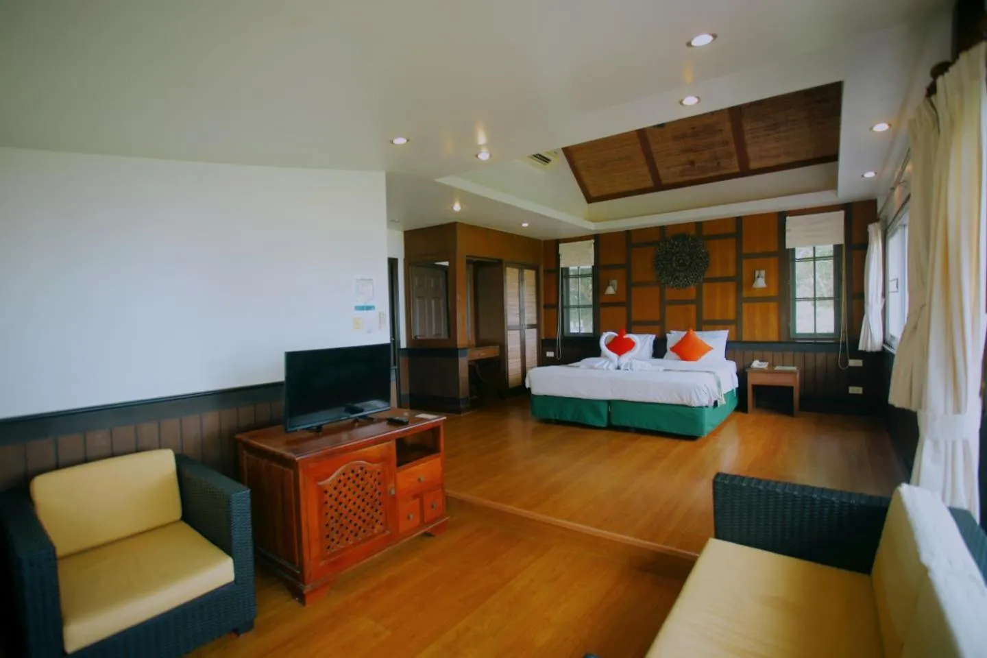 Bed in Coco Palm Beach Resort - SHA Extra Plus