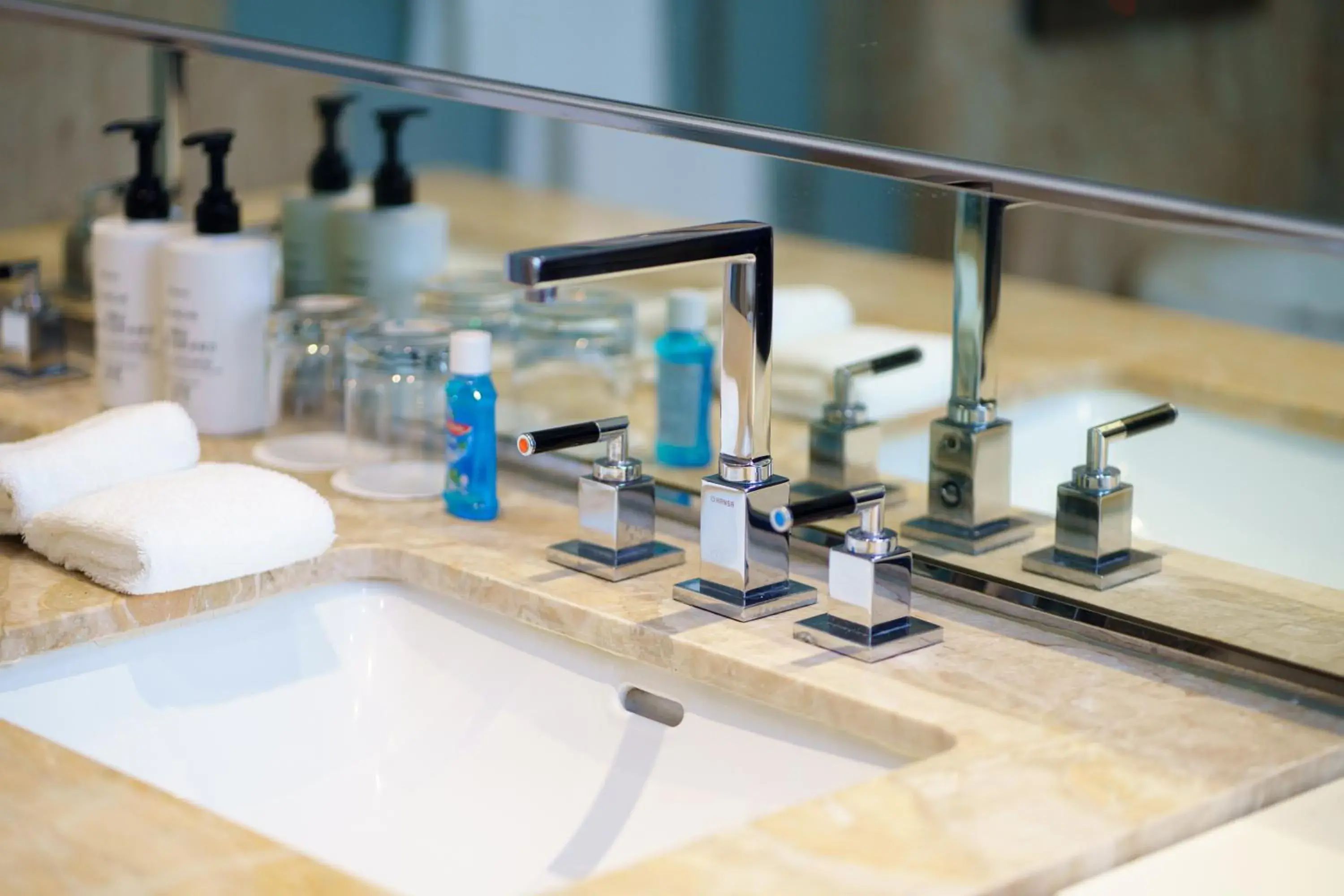 Deluxe King Room with City View in InterContinental Nanjing by IHG Deluxe King Room with City View in InterContinental Nanjing by IHG