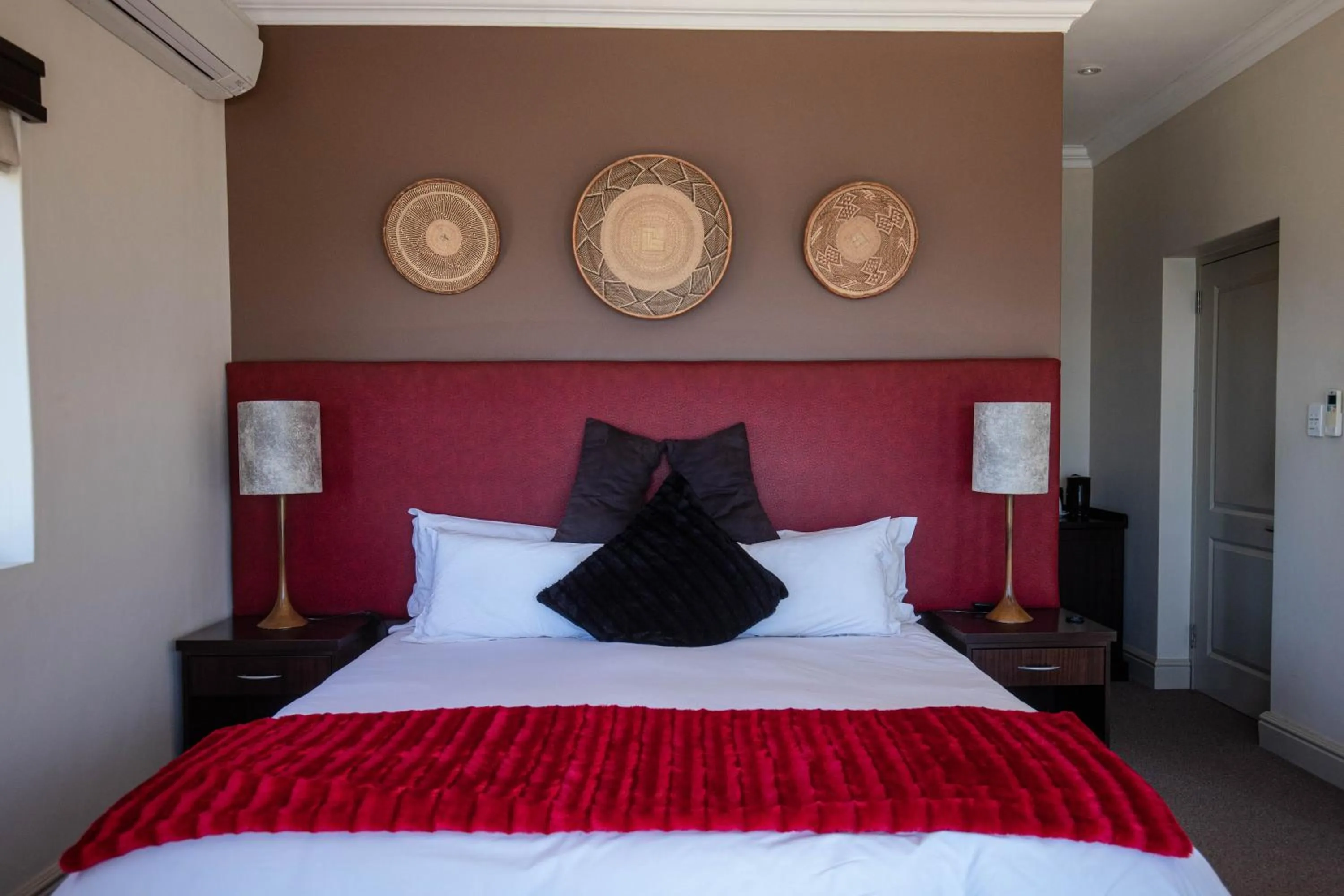 Photo of the whole room, Bed in Simon’s Town Guest House