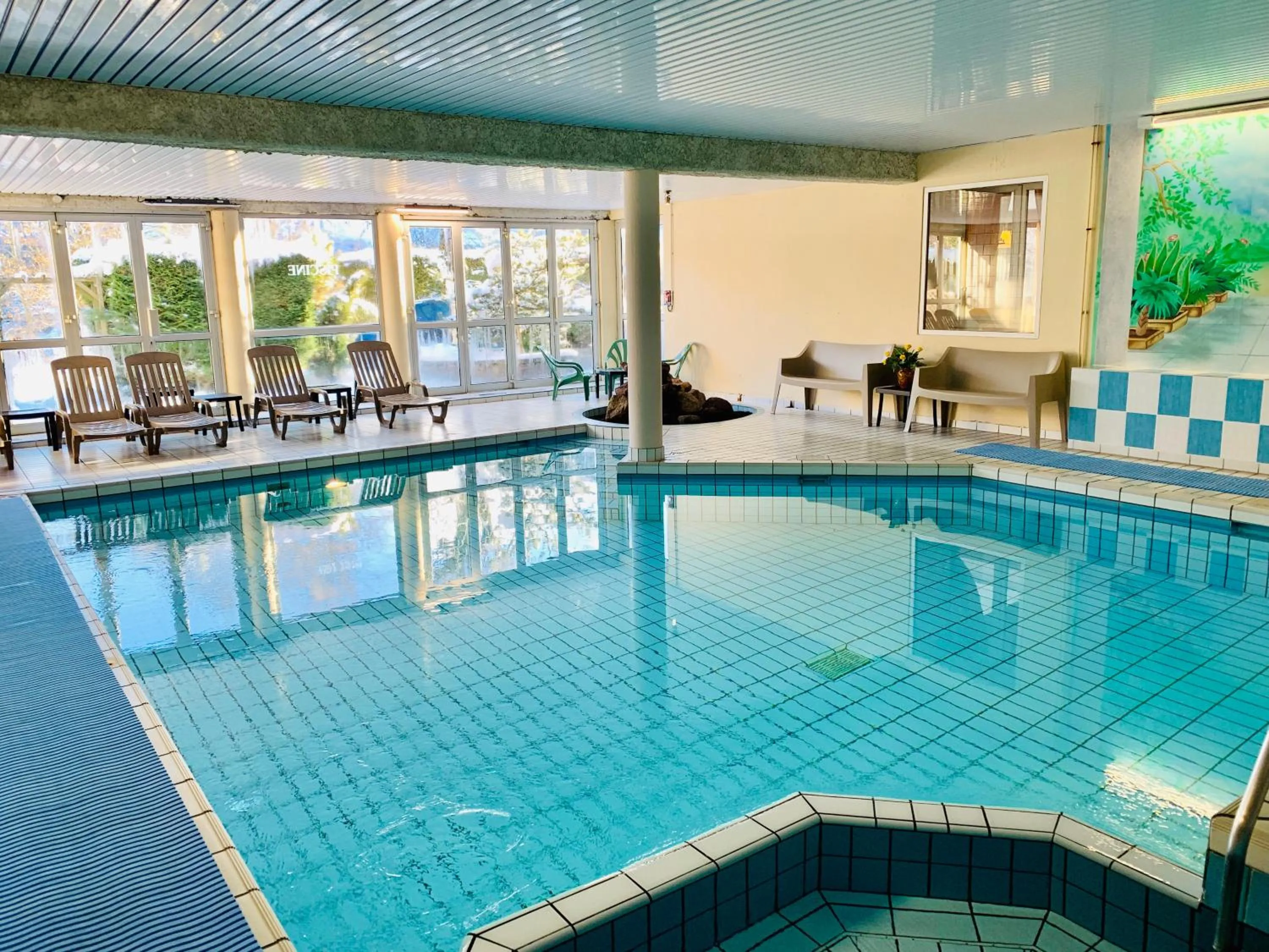 Swimming pool in Hotel Restaurant Le Clos