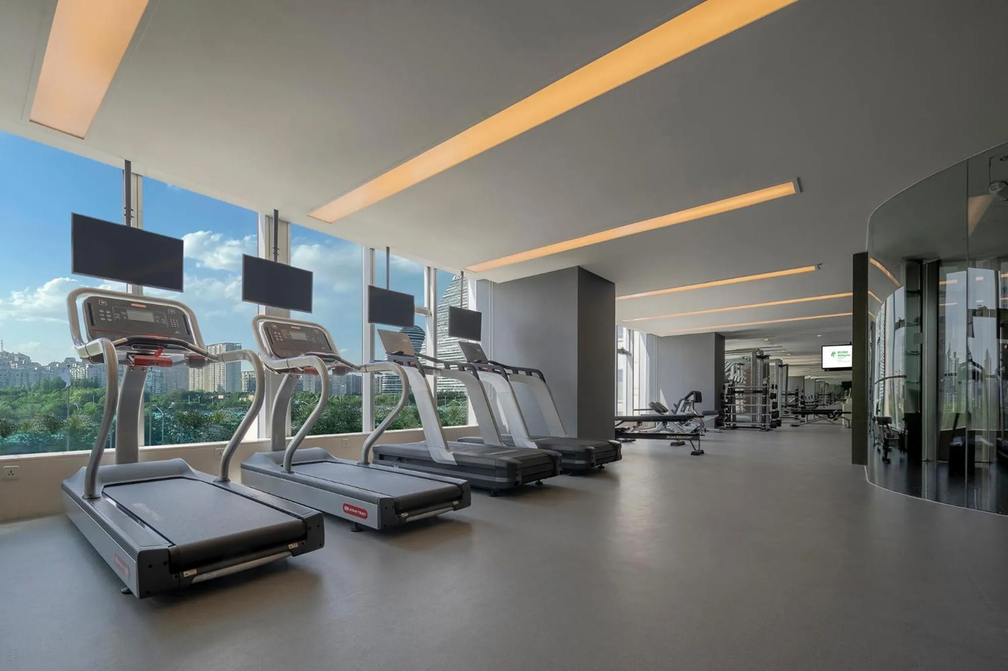 Fitness centre/facilities in Holiday Inn Beijing Focus Square by IHG