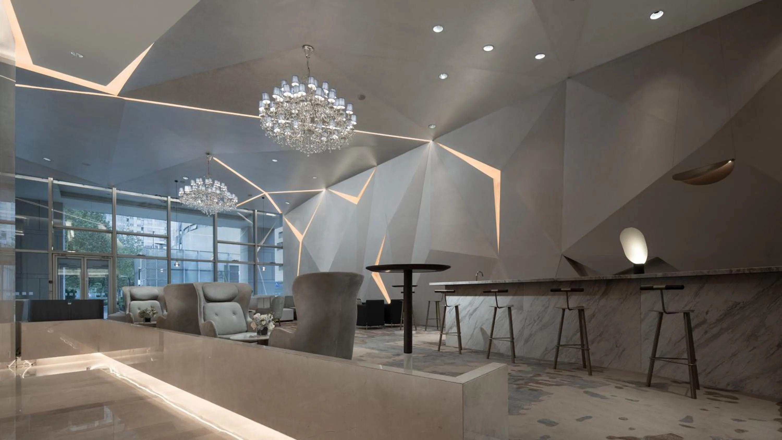 Lounge or bar in Holiday Inn Beijing Focus Square by IHG
