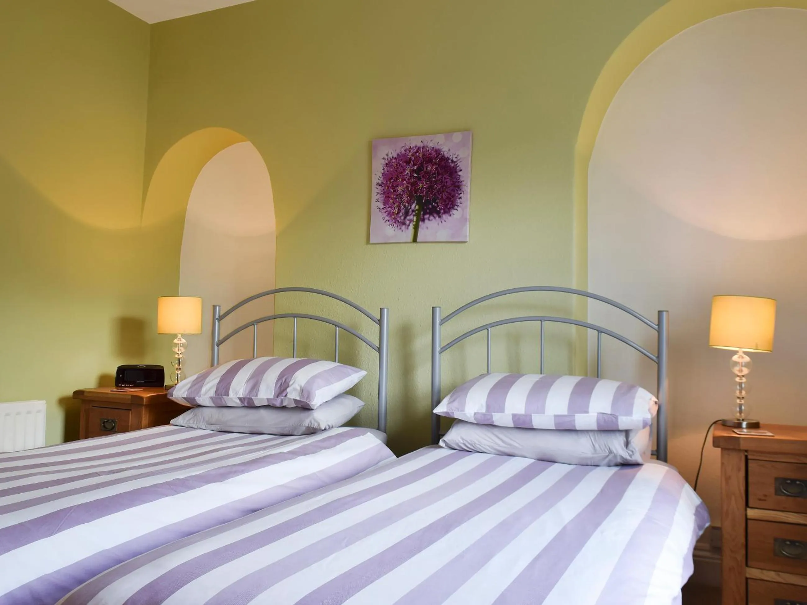 Bedroom, Bed in Poachers Cottage