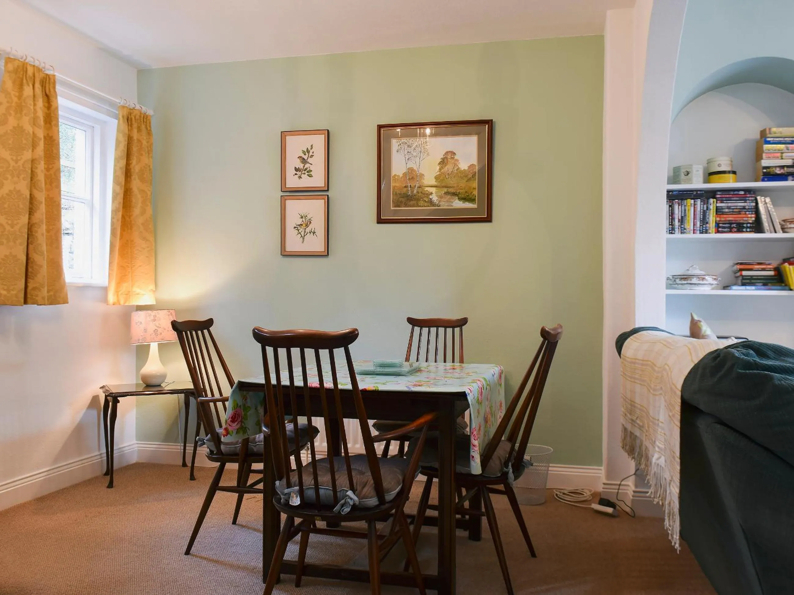 Dining area in Poachers Cottage