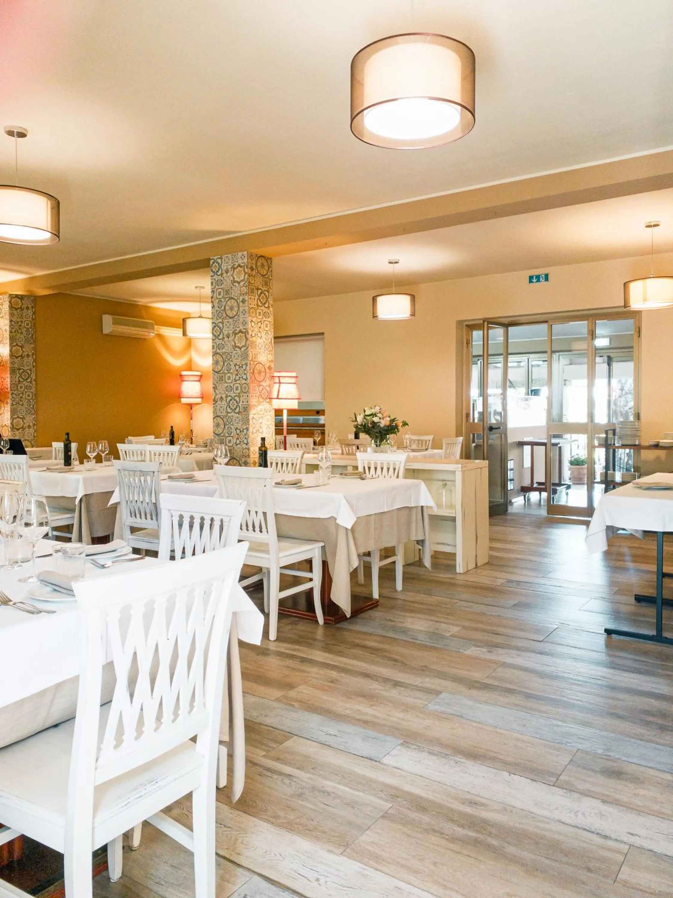 Restaurant/places to eat in Hotel Donatella