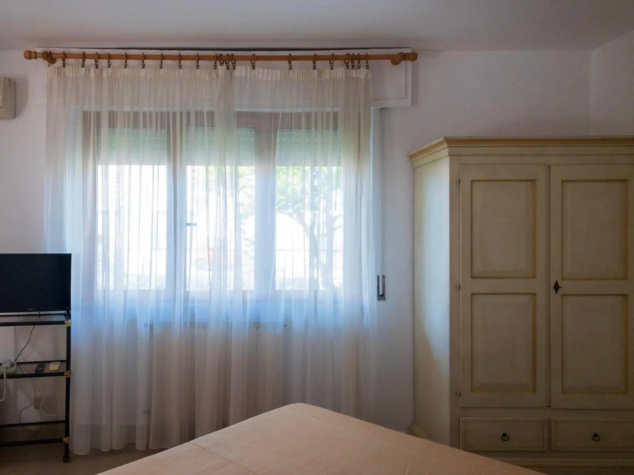 TV and multimedia, Bed in Hotel Donatella TV and multimedia, Bed in Hotel Donatella