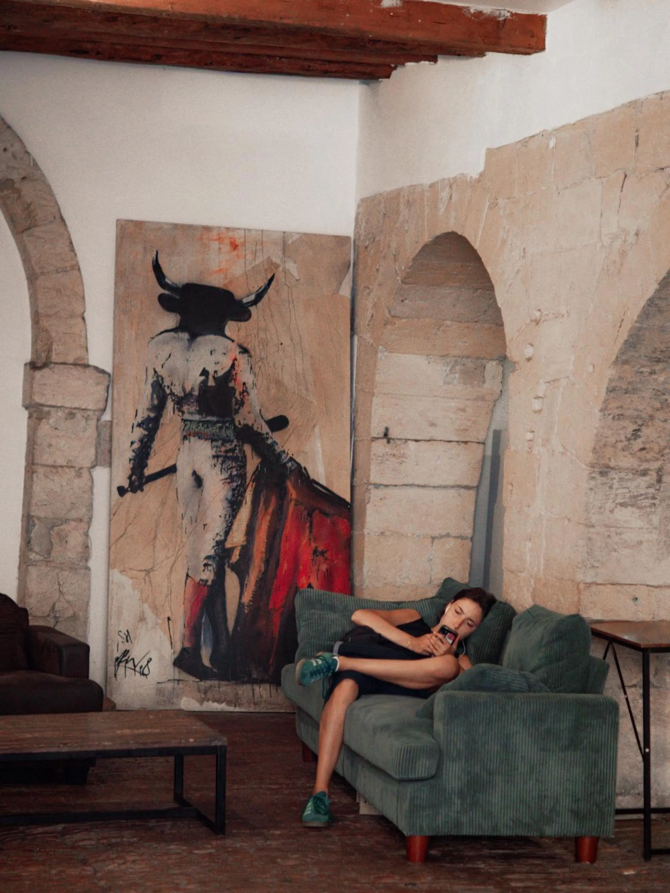 Communal lounge/ TV room in Hostel Vertigo Vieux-Port