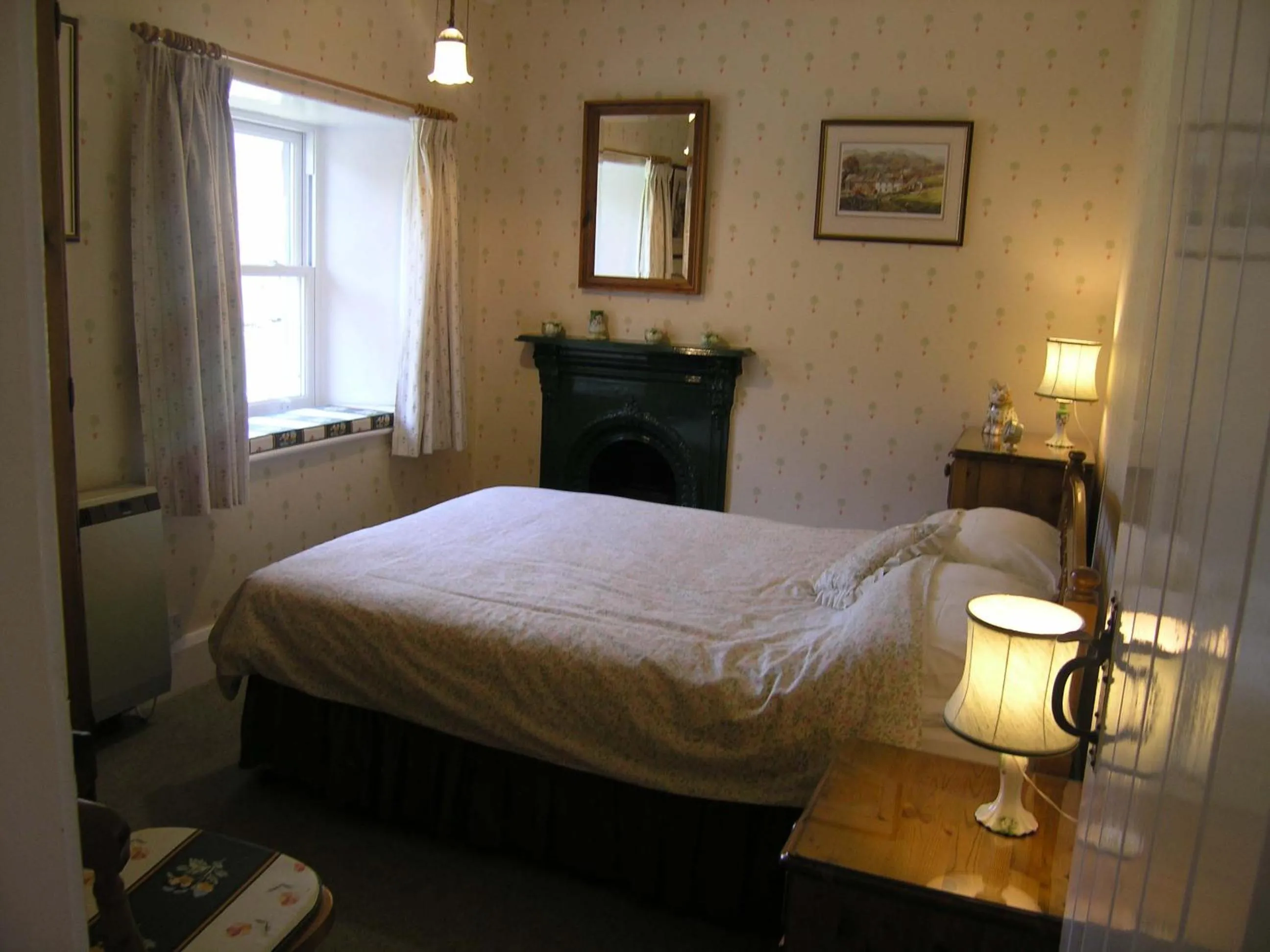 Property building, Bed in 3 Townhead Cottages