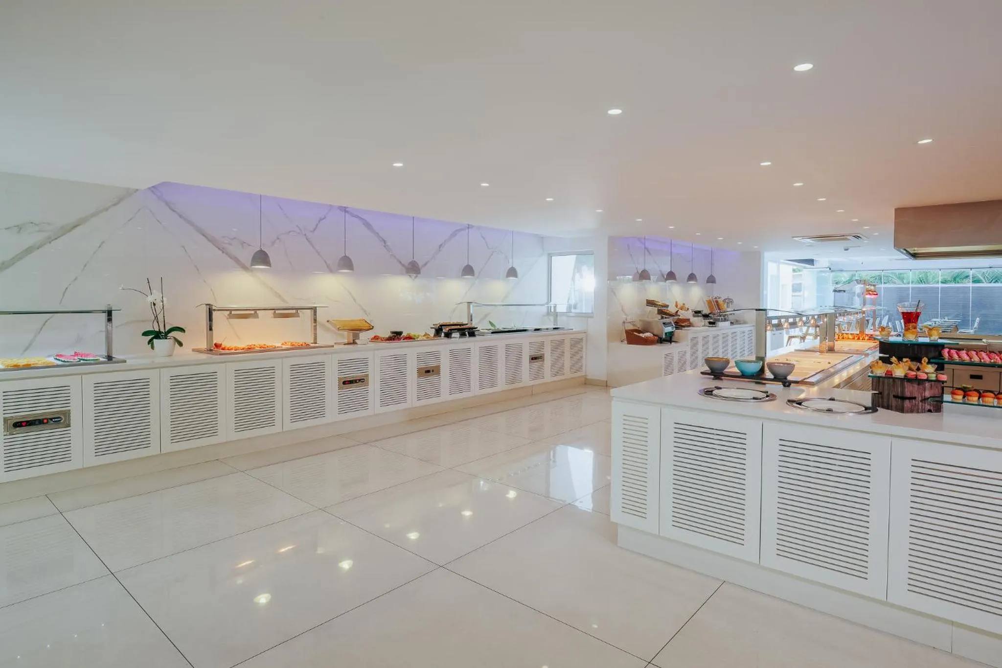 Restaurant/places to eat in Seasons Hotel (Adults Only)