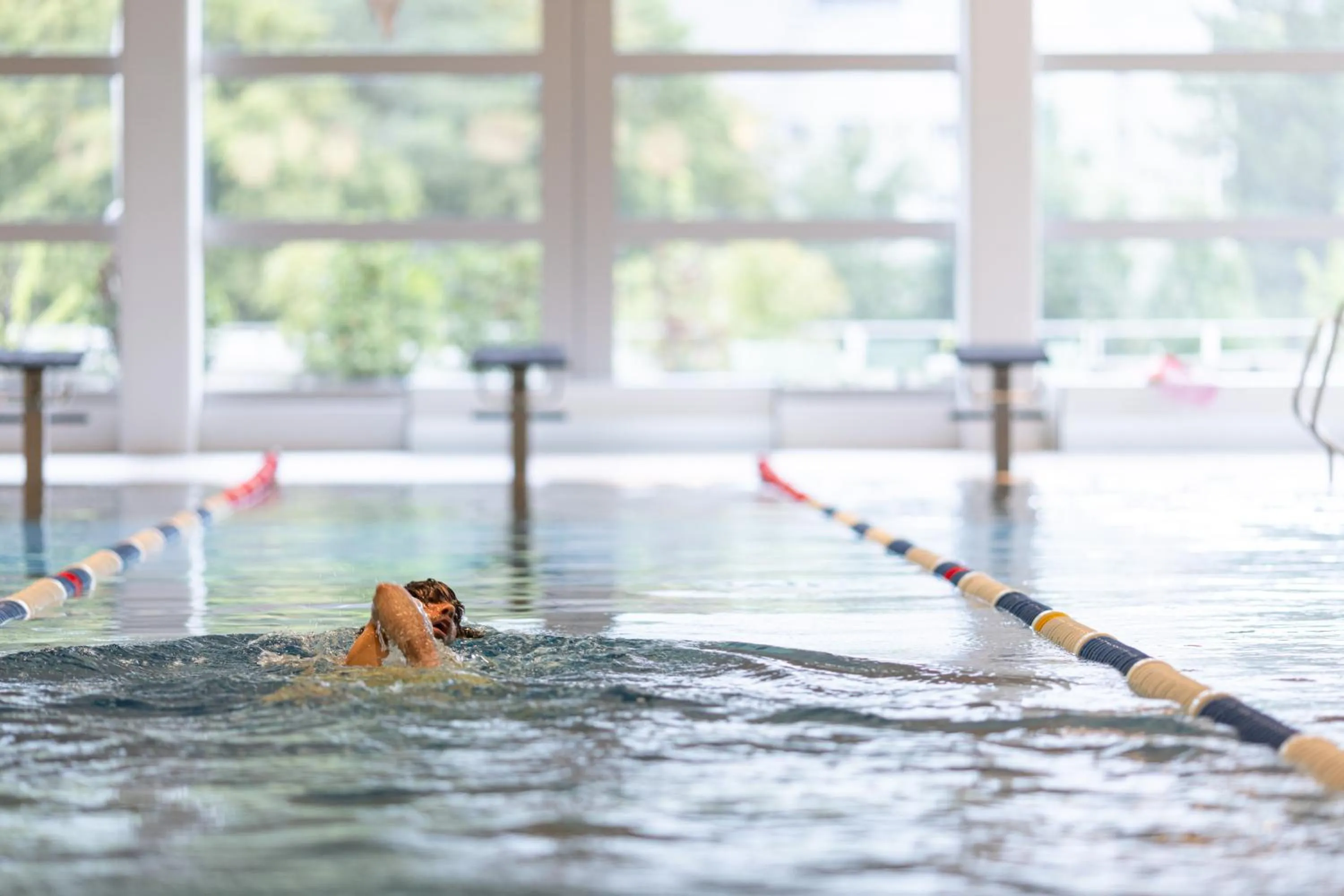 Swimming pool in lintharena ag