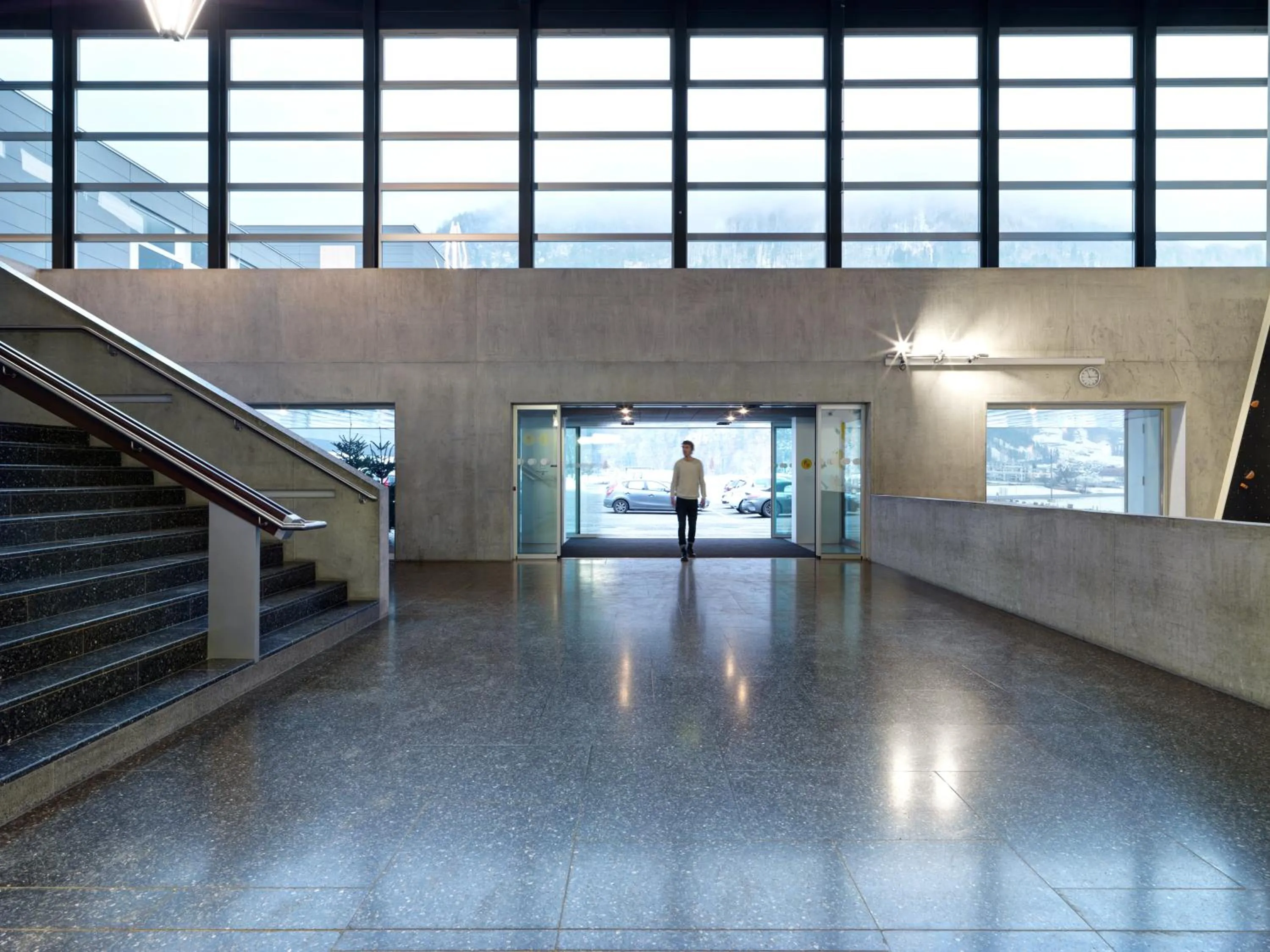 Facade/entrance in lintharena ag