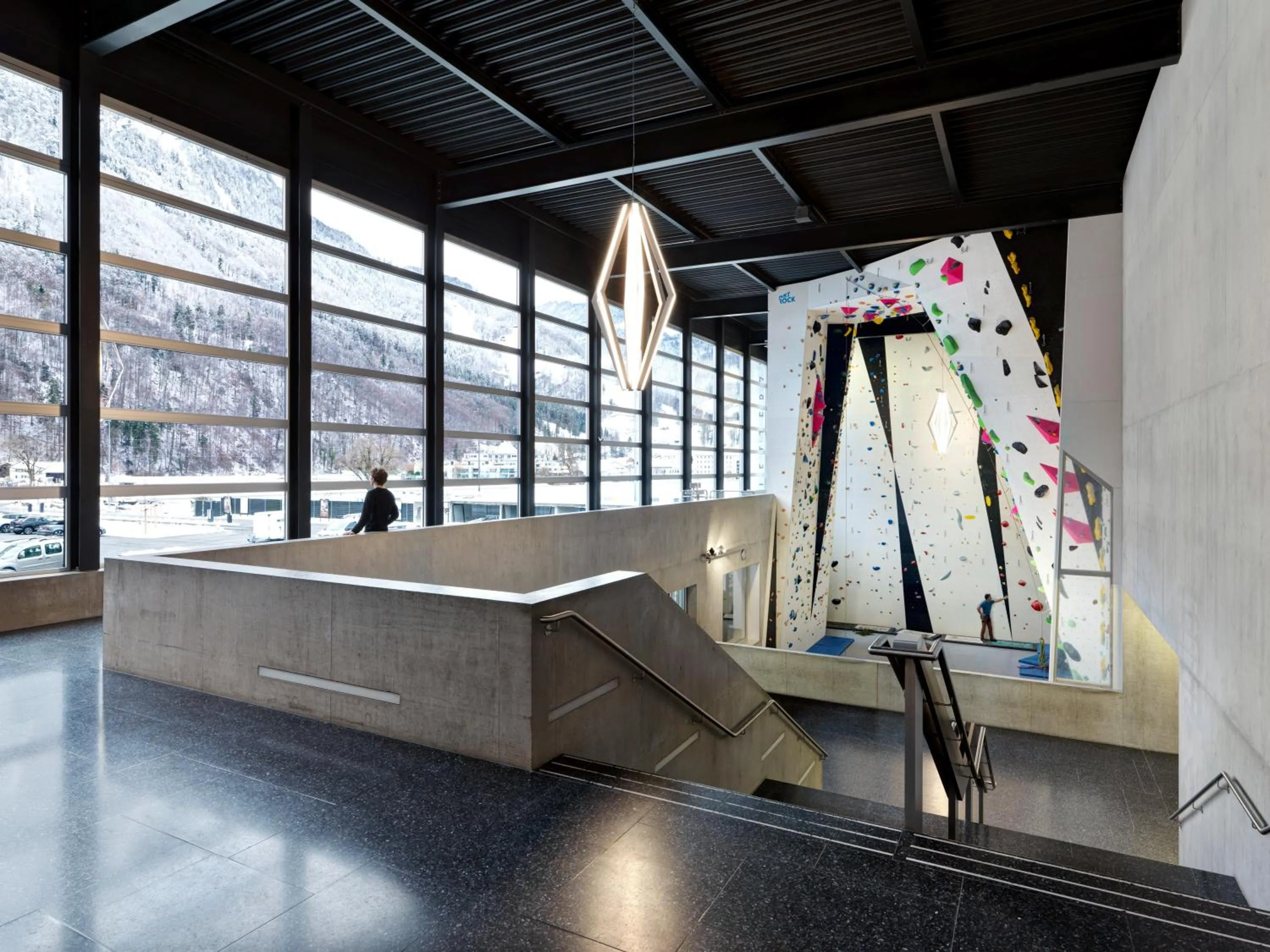 Facade/entrance in lintharena ag