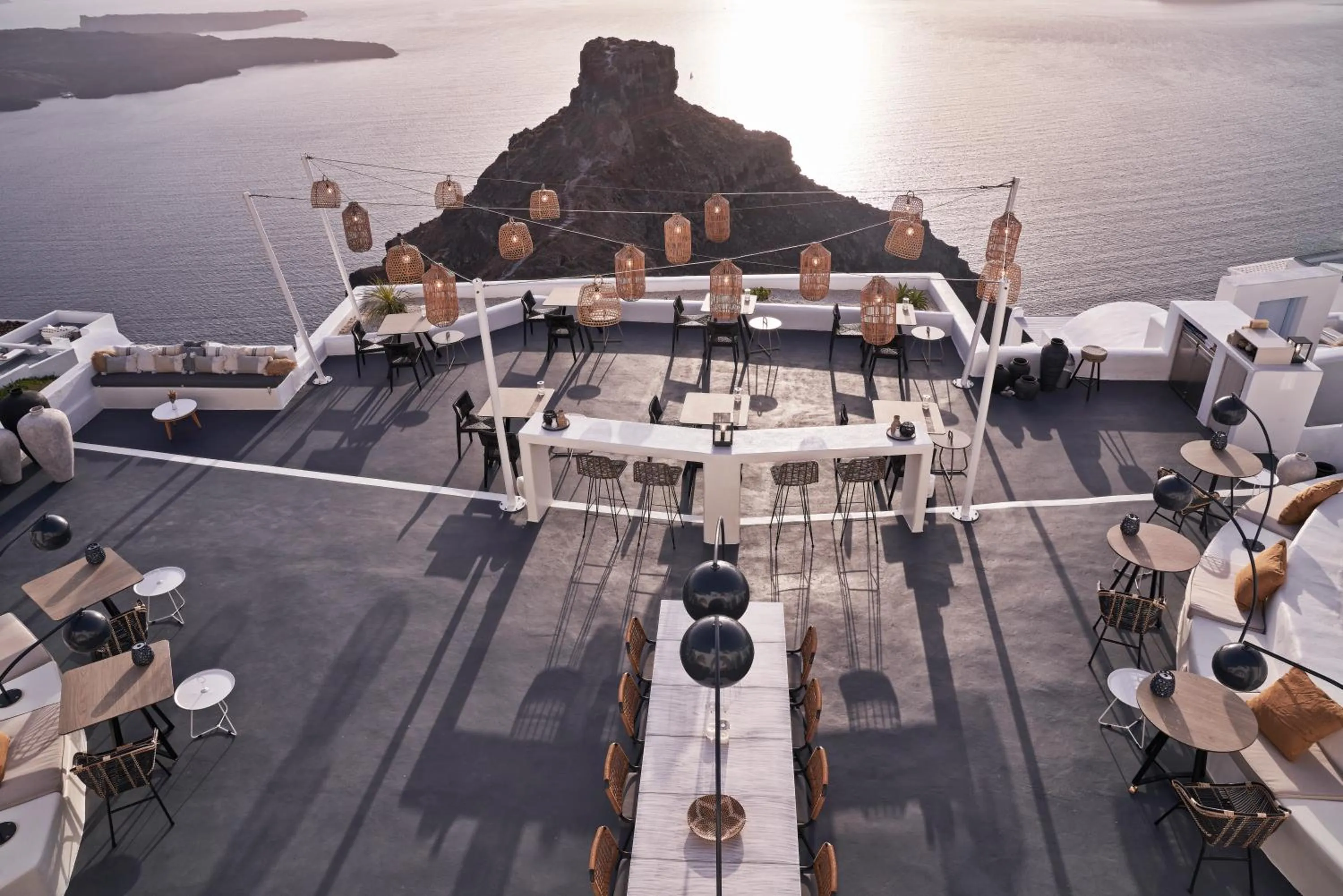 Restaurant/places to eat in Astra Suites