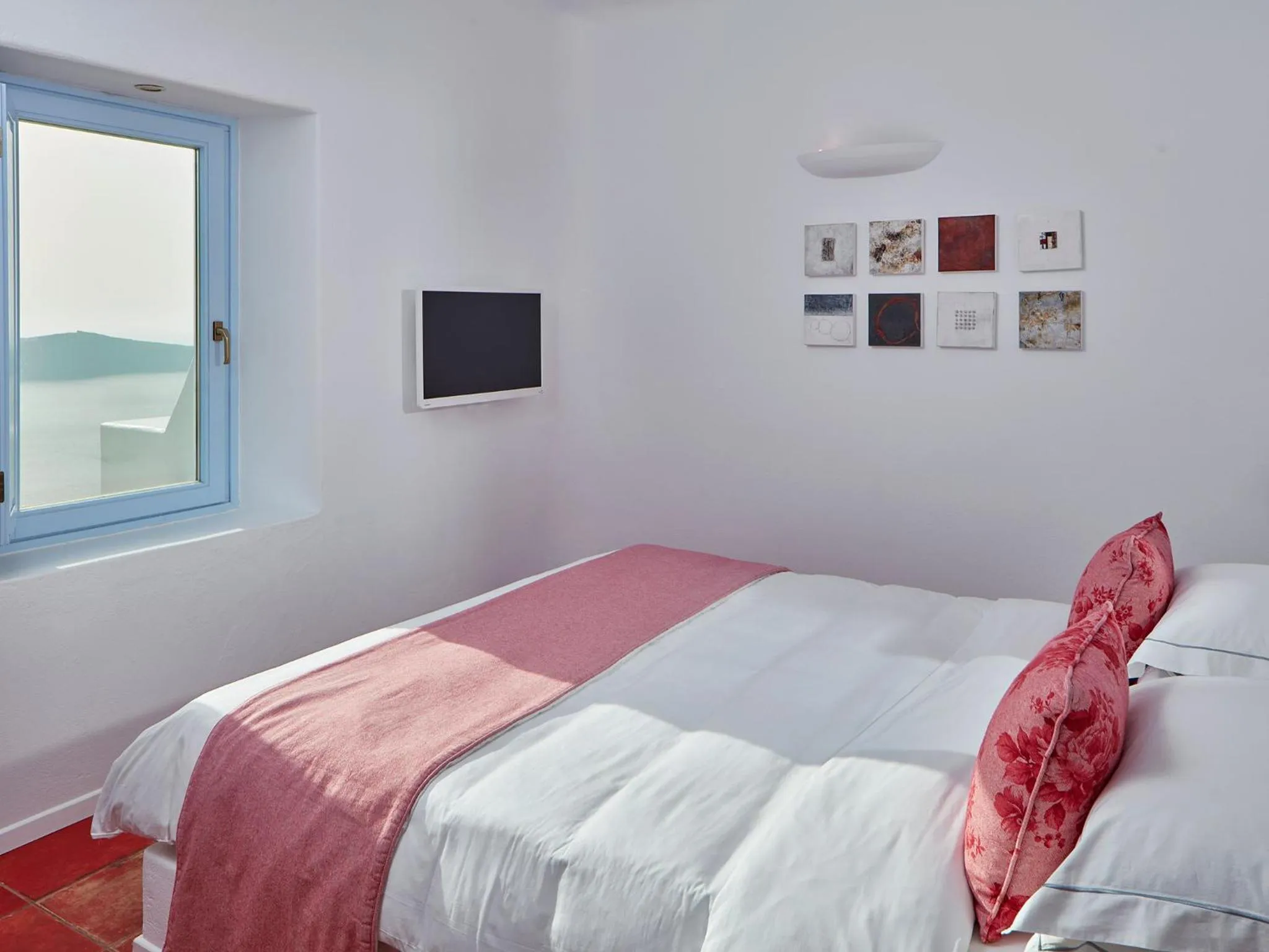 Photo of the whole room, Bed in Astra Suites