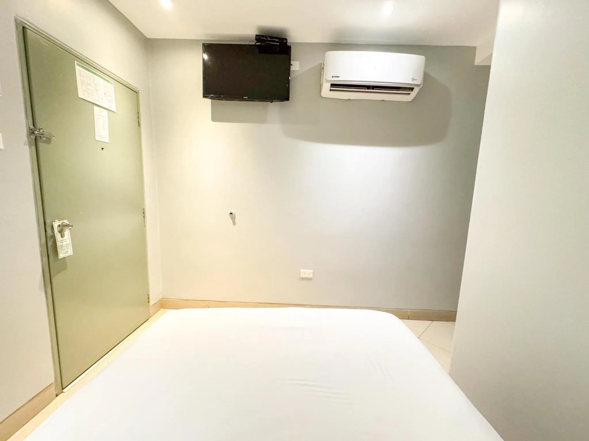 Bed in GH Sander Hotel