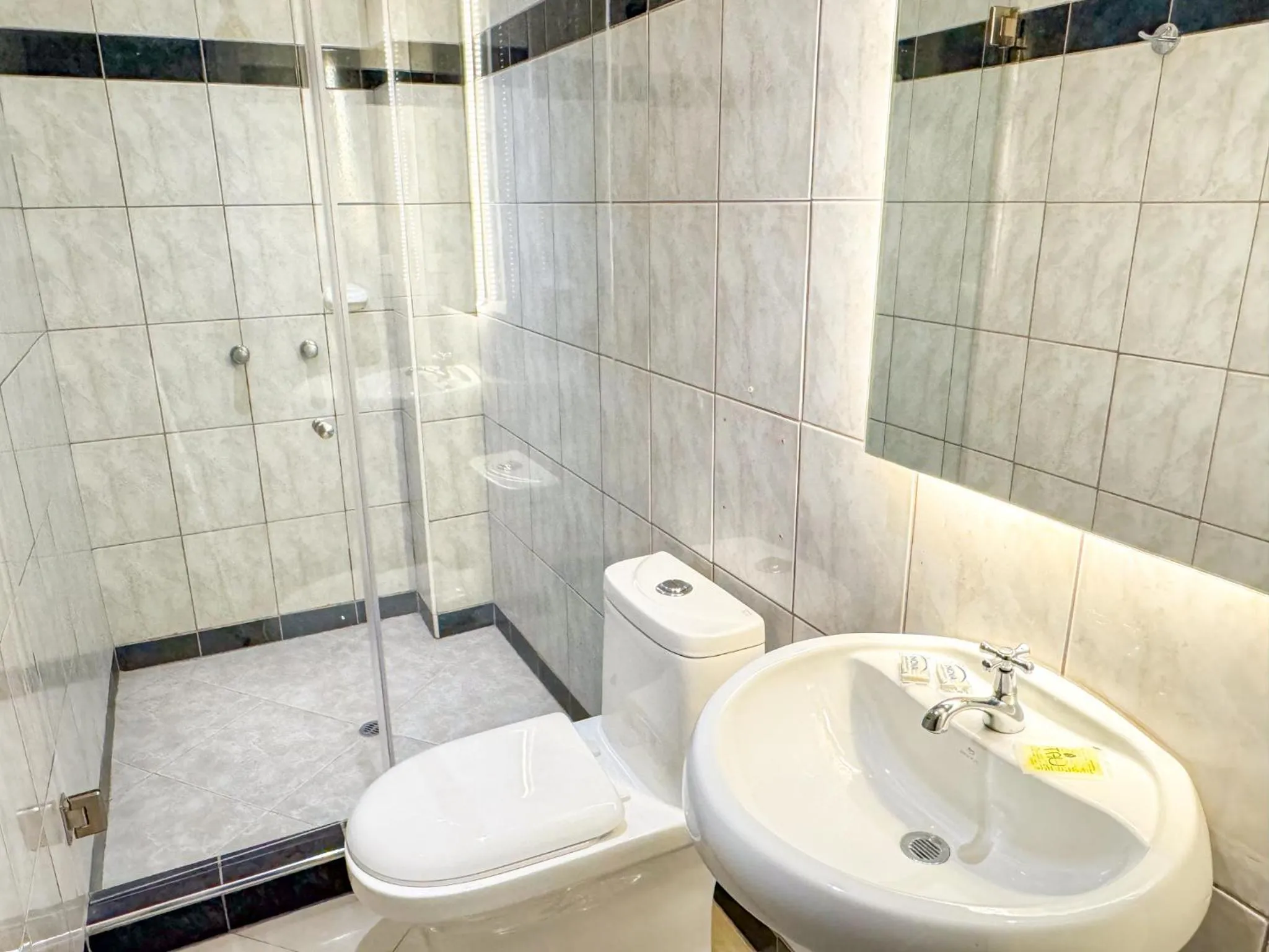 Shower in GH Sander Hotel