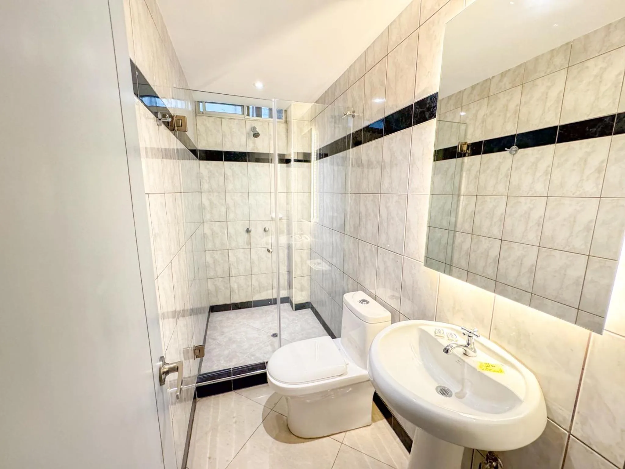 Shower in GH Sander Hotel