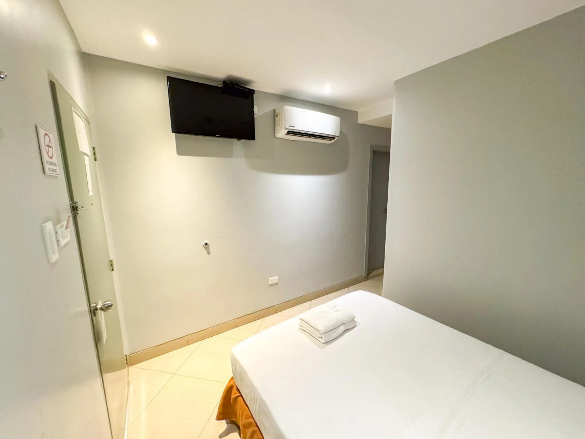 Bed in GH Sander Hotel